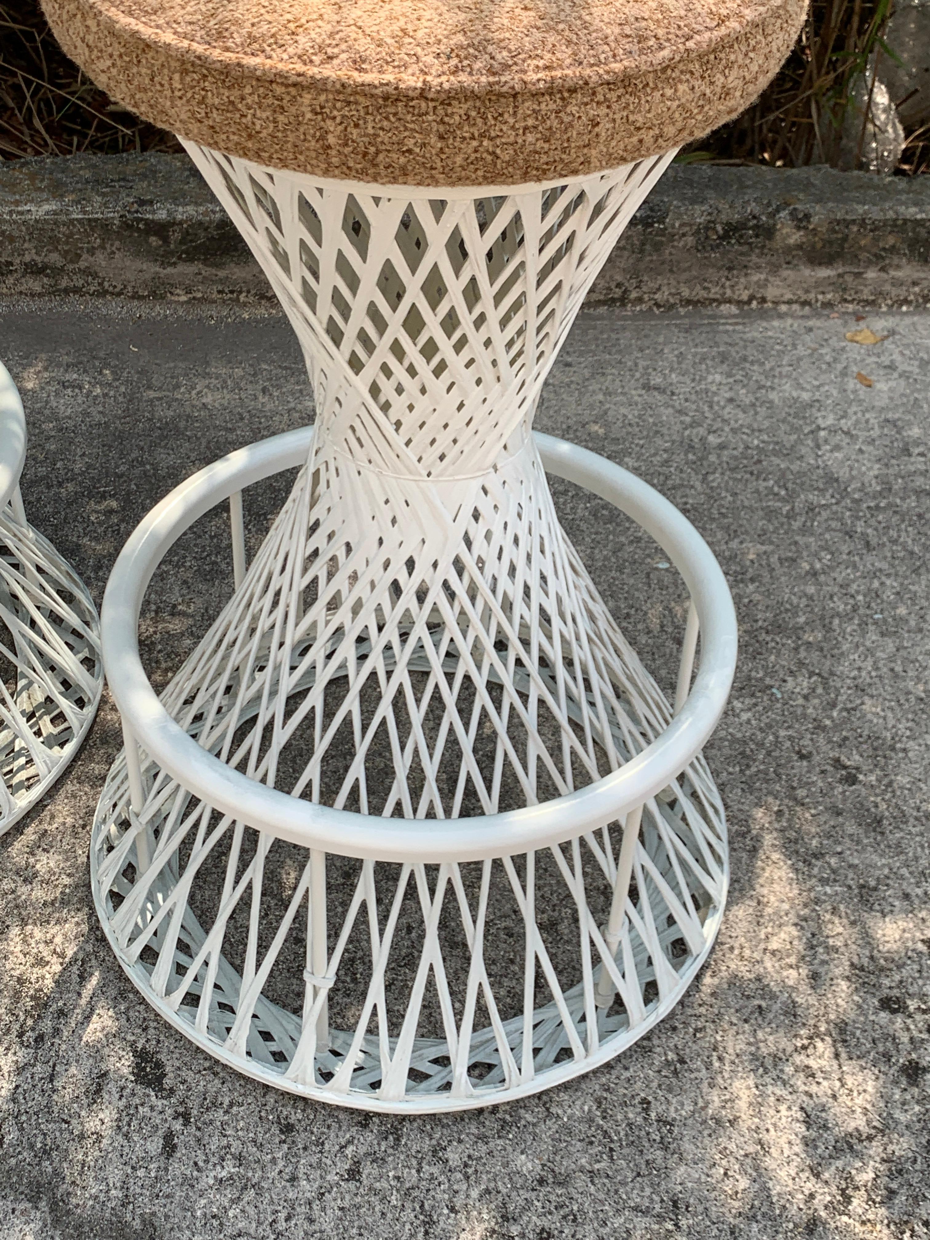 Russell Woodard Woven Fiberglass Bar and Two Stools, Restored For Sale 1