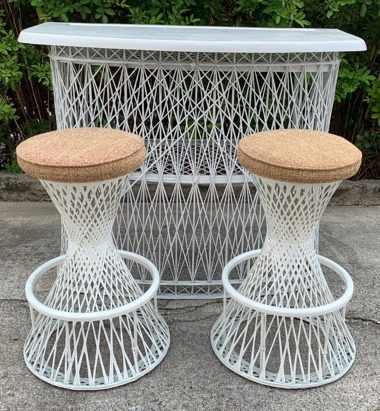 Russell Woodard Woven Fiberglass Bar and Two Stools, Restored For Sale at 1stDibs