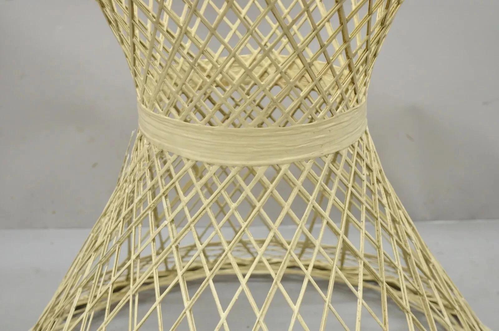 Russell Woodard Base de table de salle à manger ronde à piédestal en fibre de verre tissée du milieu du siècle dernier Bon état - En vente à Philadelphia, PA