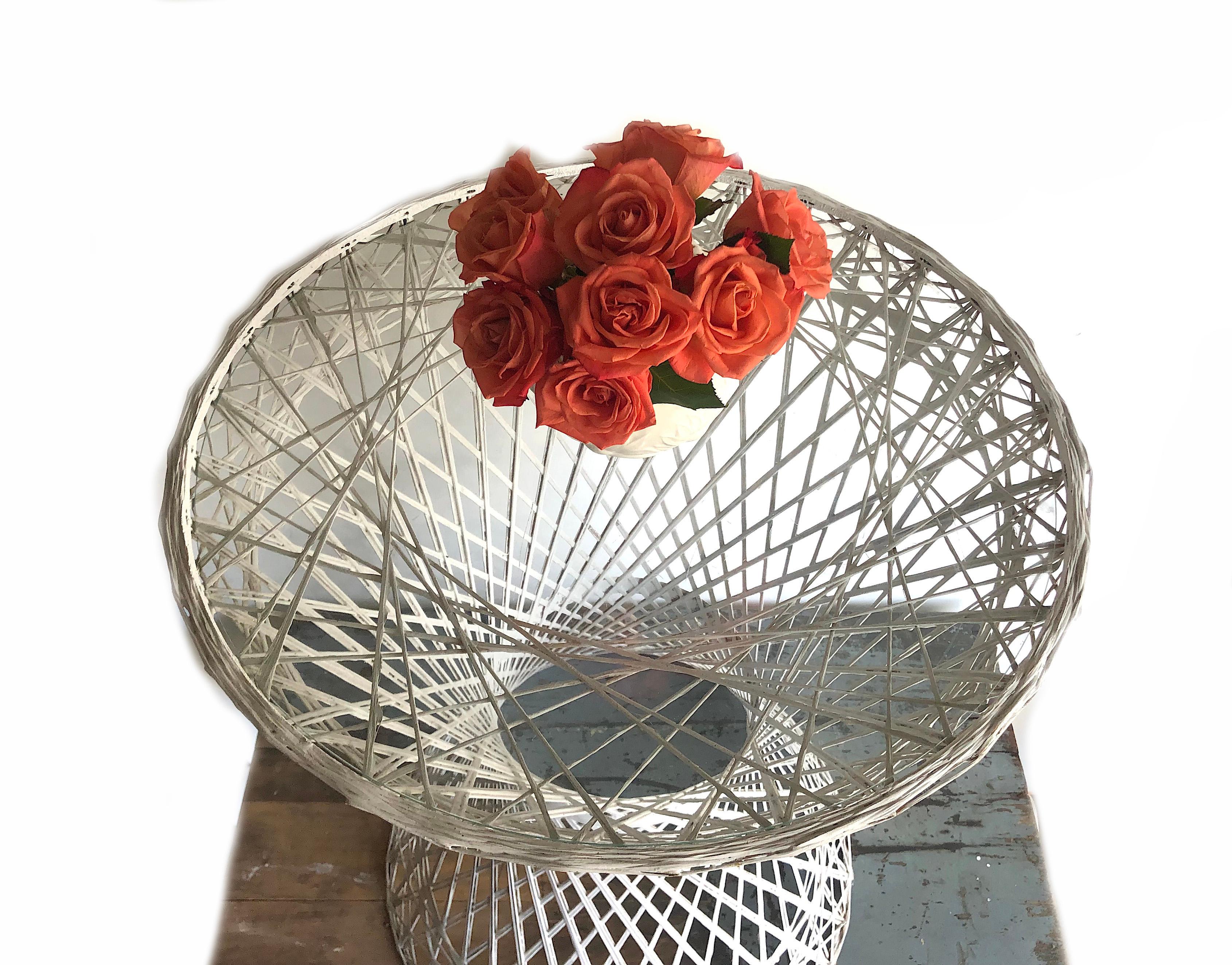 20th Century Russell Woodard Woven Fiberglass Midcentury Round Pedestal Side Table