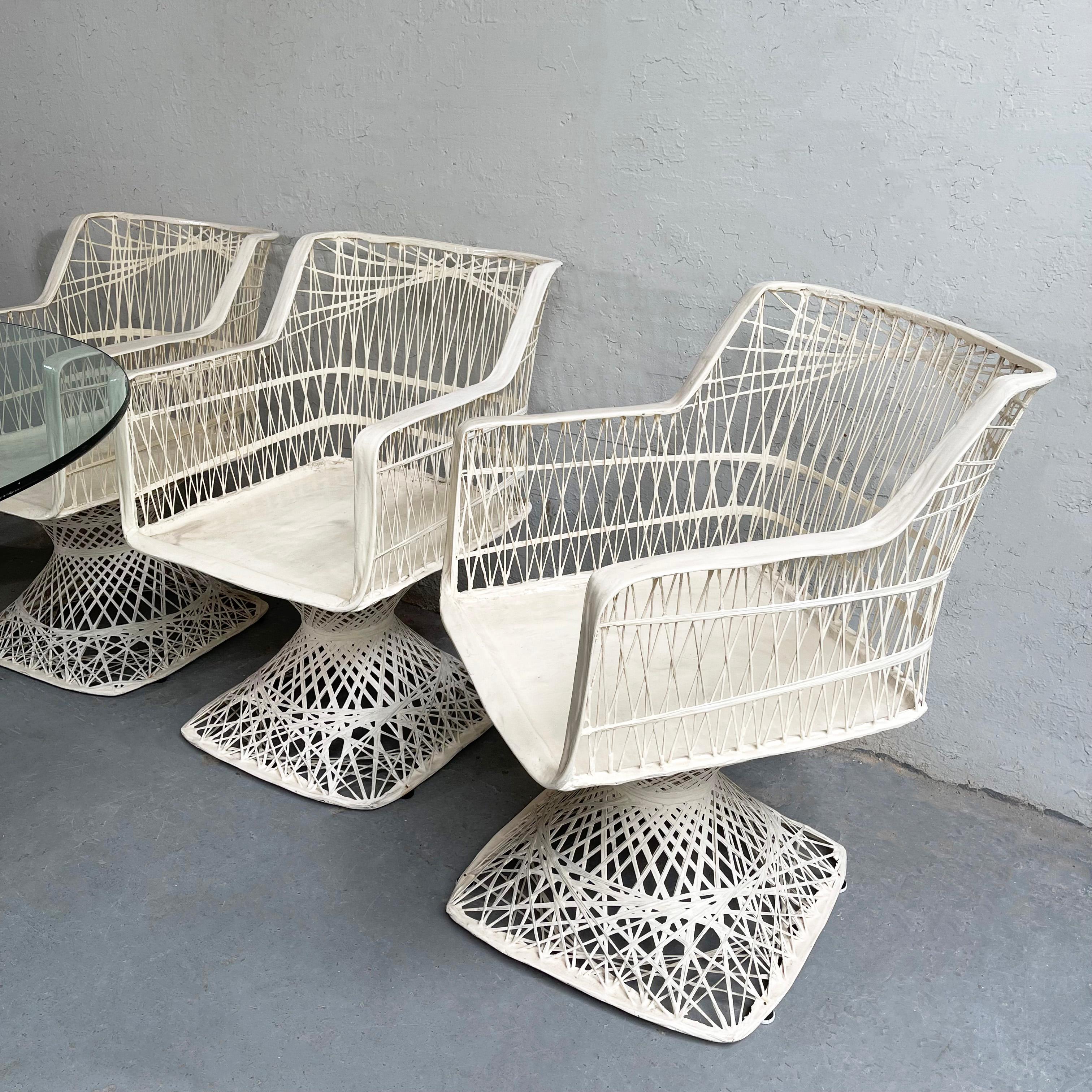 Terrassen-Esszimmer-Set aus gewebtem Glasfaser von Russell Woodard mit Ottomane im Angebot 7