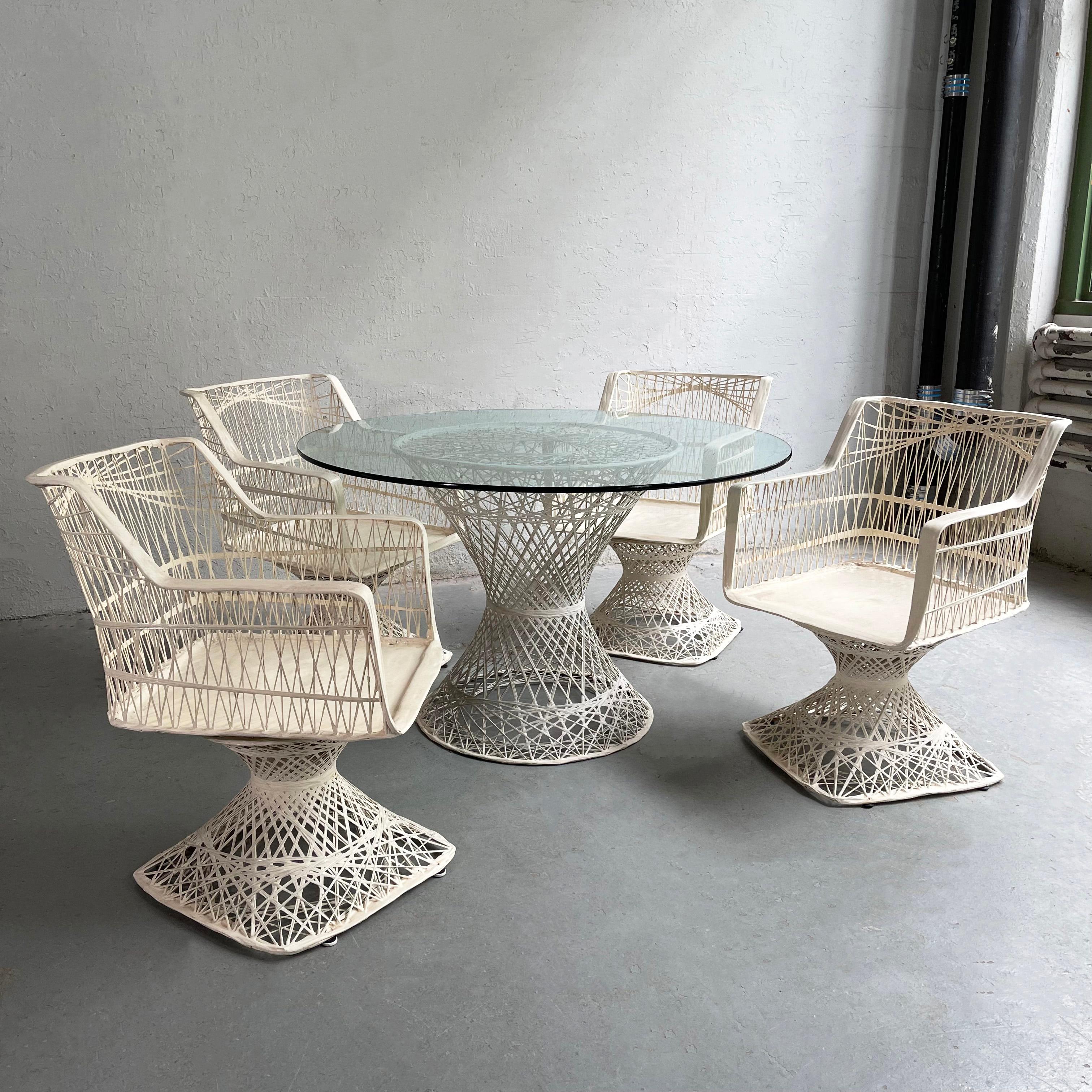 Terrassen-Esszimmer-Set aus gewebtem Glasfaser von Russell Woodard mit Ottomane im Angebot 2
