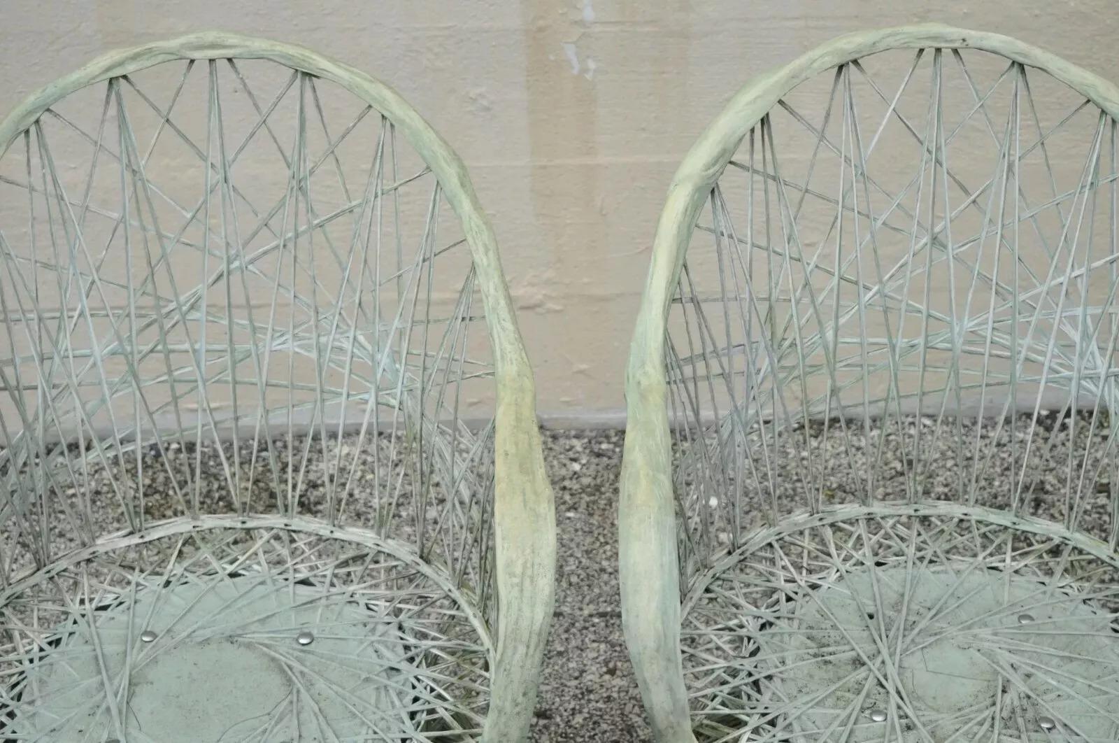 Russell Woodard Woven Spun Fiberglass Swivel Rolling Club Lounge Chairs - Pair In Good Condition For Sale In Philadelphia, PA