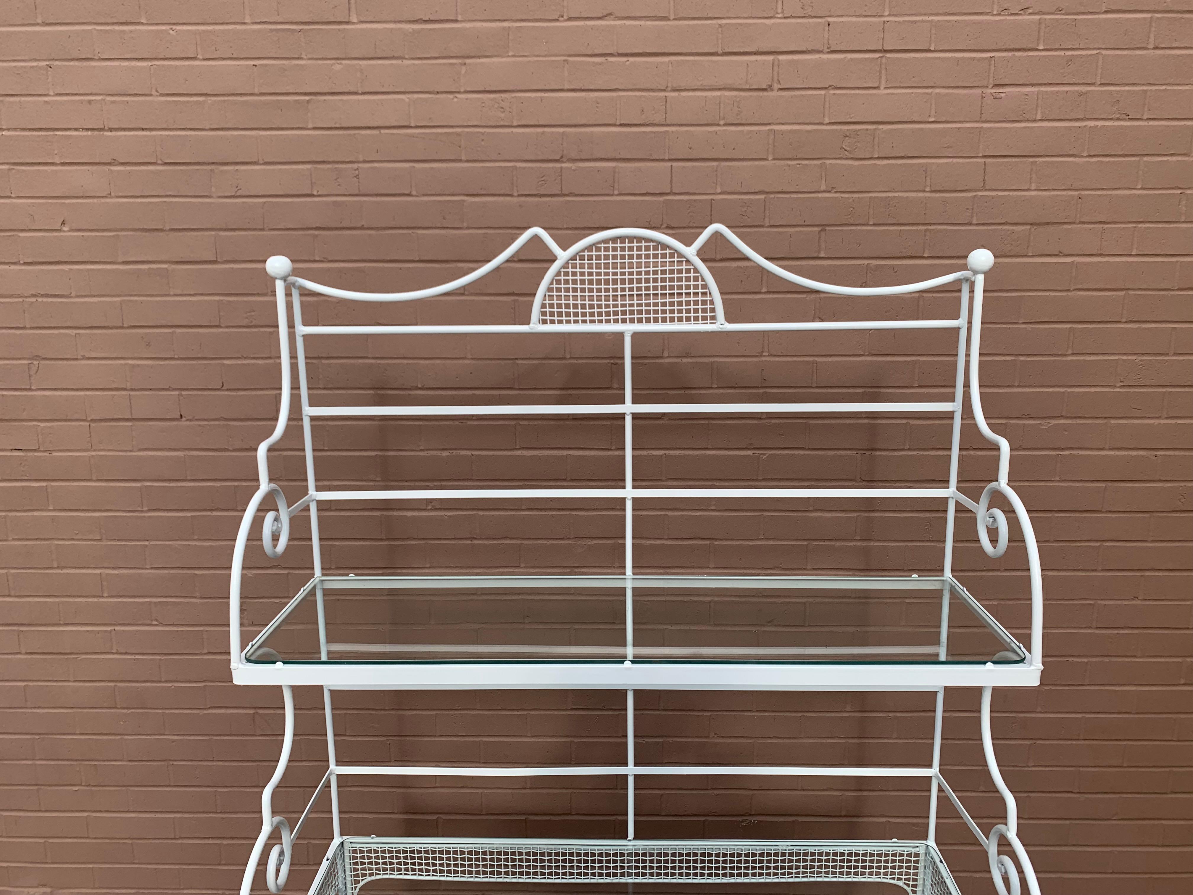 Russell Woodard Wrought Iron 3 Tiers Bakers Rack W/ Glass Shelves, Plant Stand In Good Condition For Sale In St. Louis, MO
