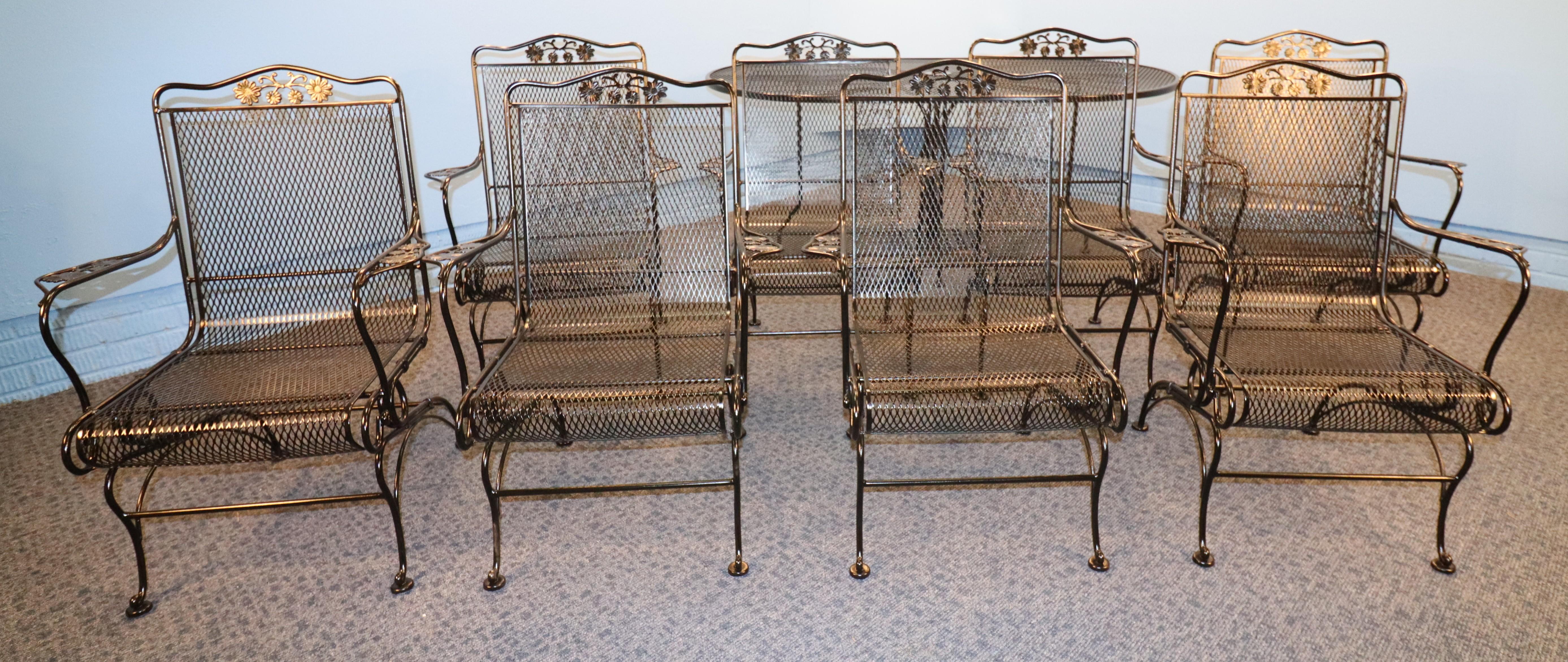Set da pranzo per esterni con otto sedie in ferro battuto di Russell Woodard in vendita 9