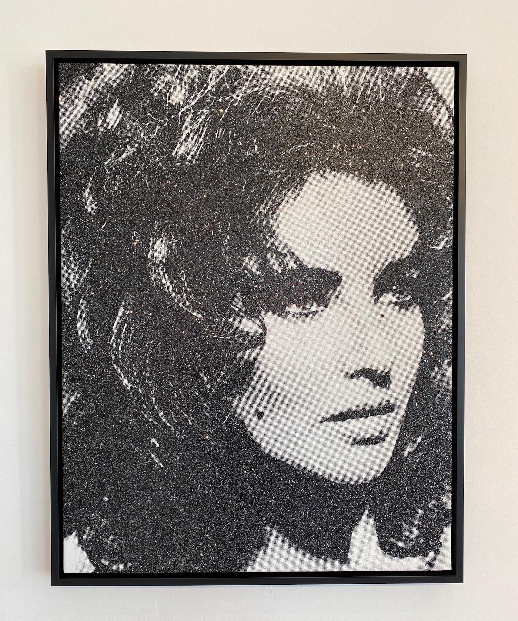 Elizabeth Taylor, Siren Schwarz-Weiß (Zeitgenössisch), Mixed Media Art, von Russell Young