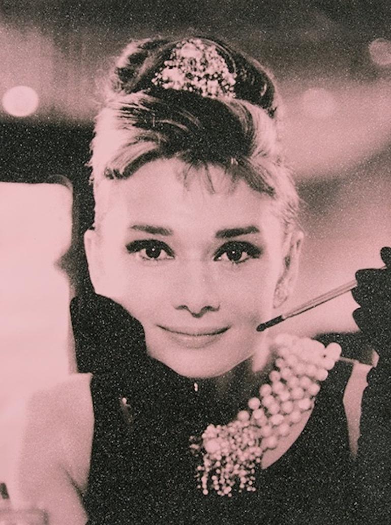 Figurative Photograph Russell Young - Audrey Hepburn, rose bonbon