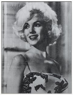 Marilyn Monroe en directo (B+W) - Retrato de Marilyn Monroe Polvo de diamante Serigrafía sobre lienzo