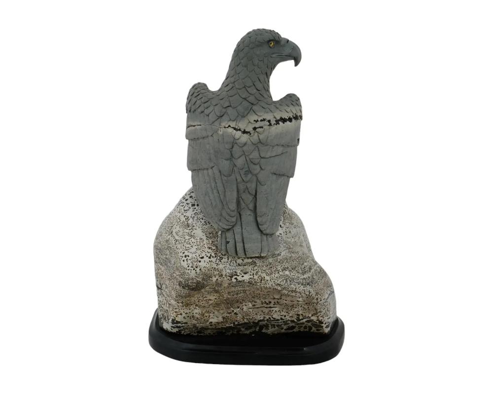 20ième siècle Sculpture d'aigle russe en pierre de jaspe sculptée à la main en vente