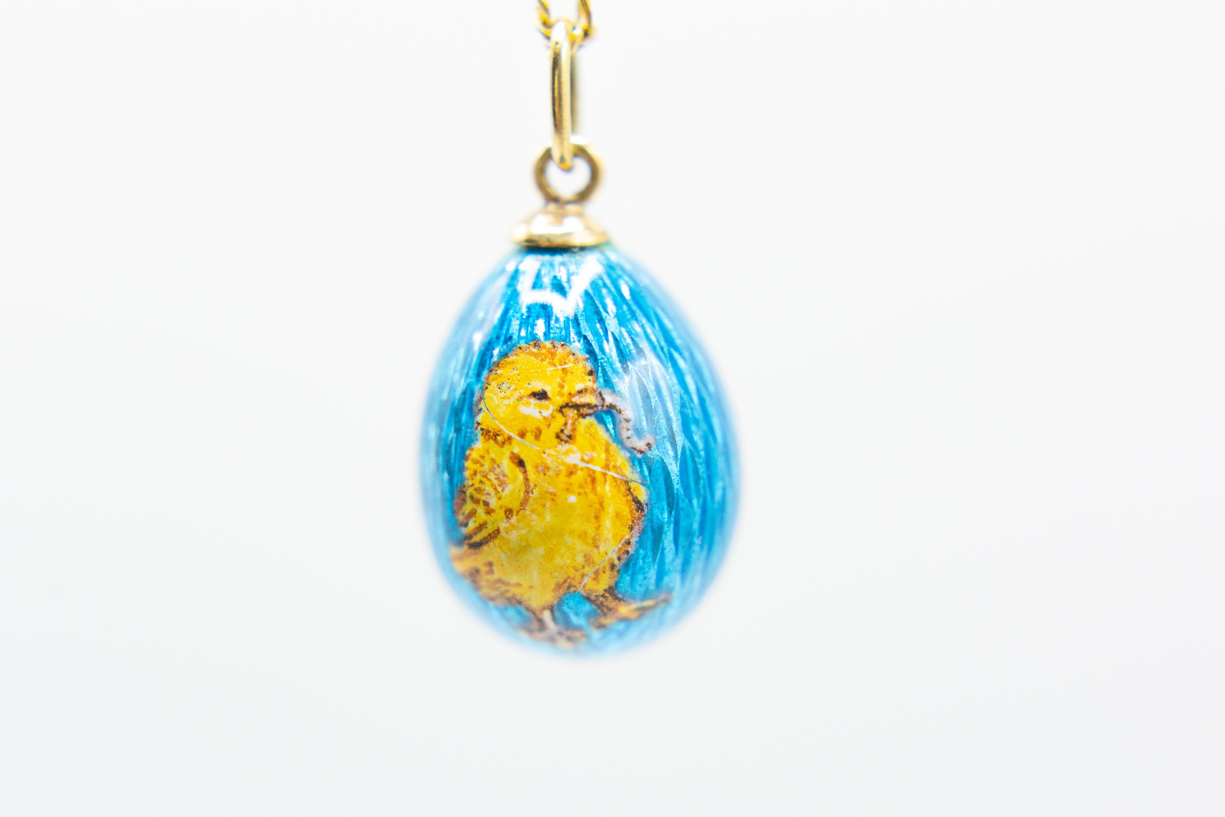 Russian 14 Karat Gold Guilloche Enamel Egg Chick Charm Pendent, Iridescent For Sale 10