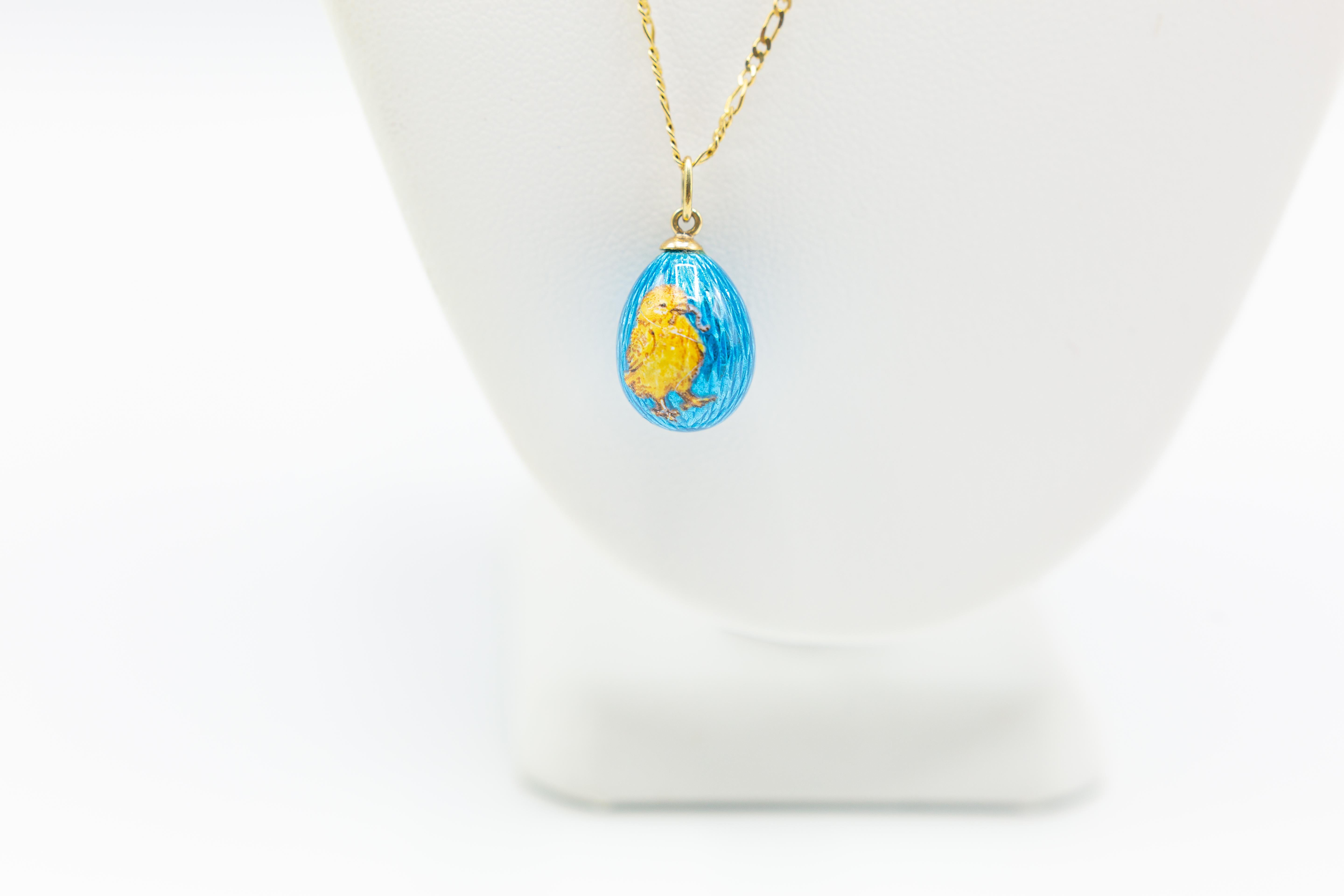 Russian 14 Karat Gold Guilloche Enamel Egg Chick Charm Pendent, Iridescent For Sale 14