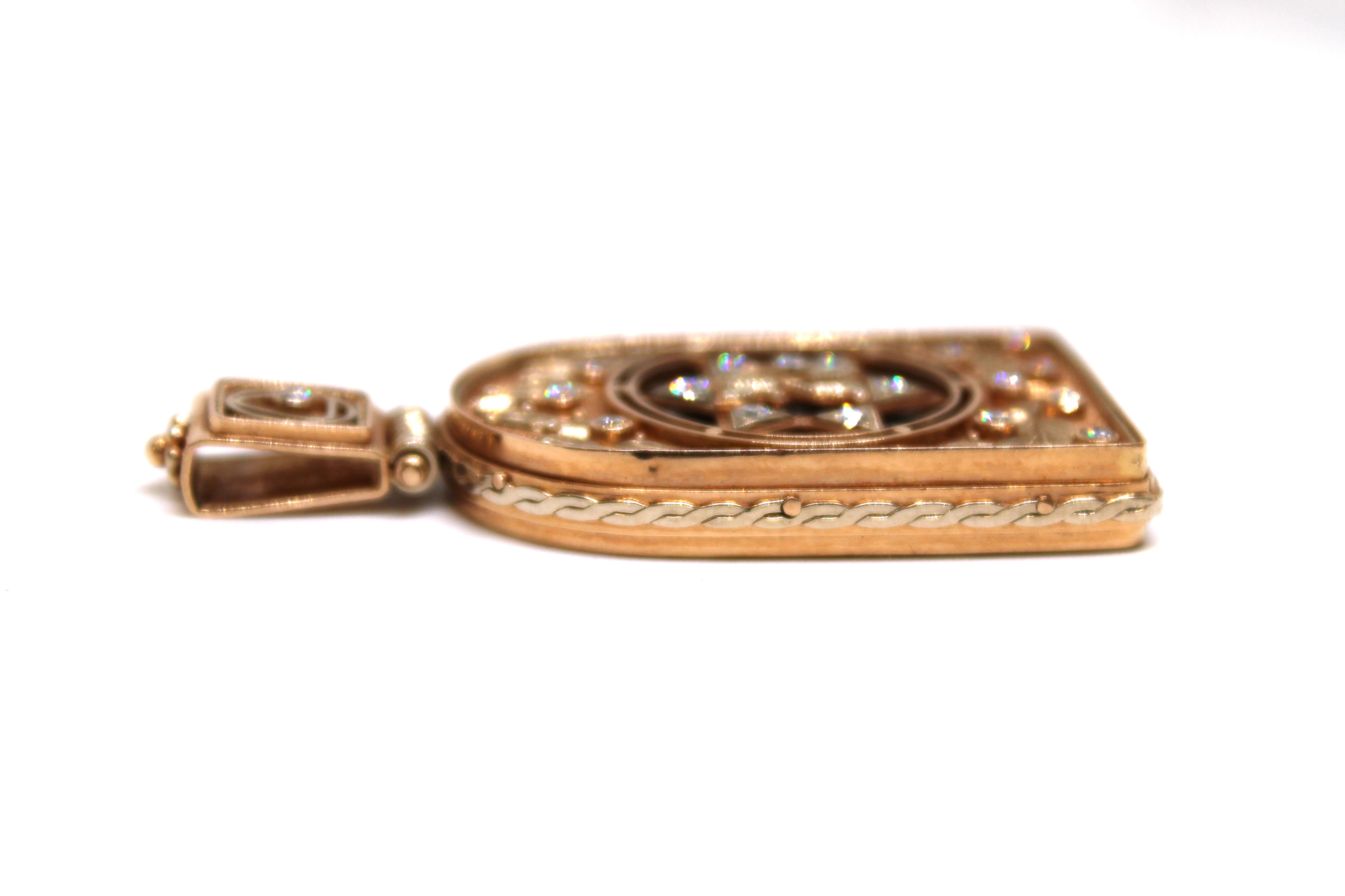 Amuleto russo in oro 14kt, diamante e pietra nera, inizio XX secolo In condizioni buone in vendita a New York, NY