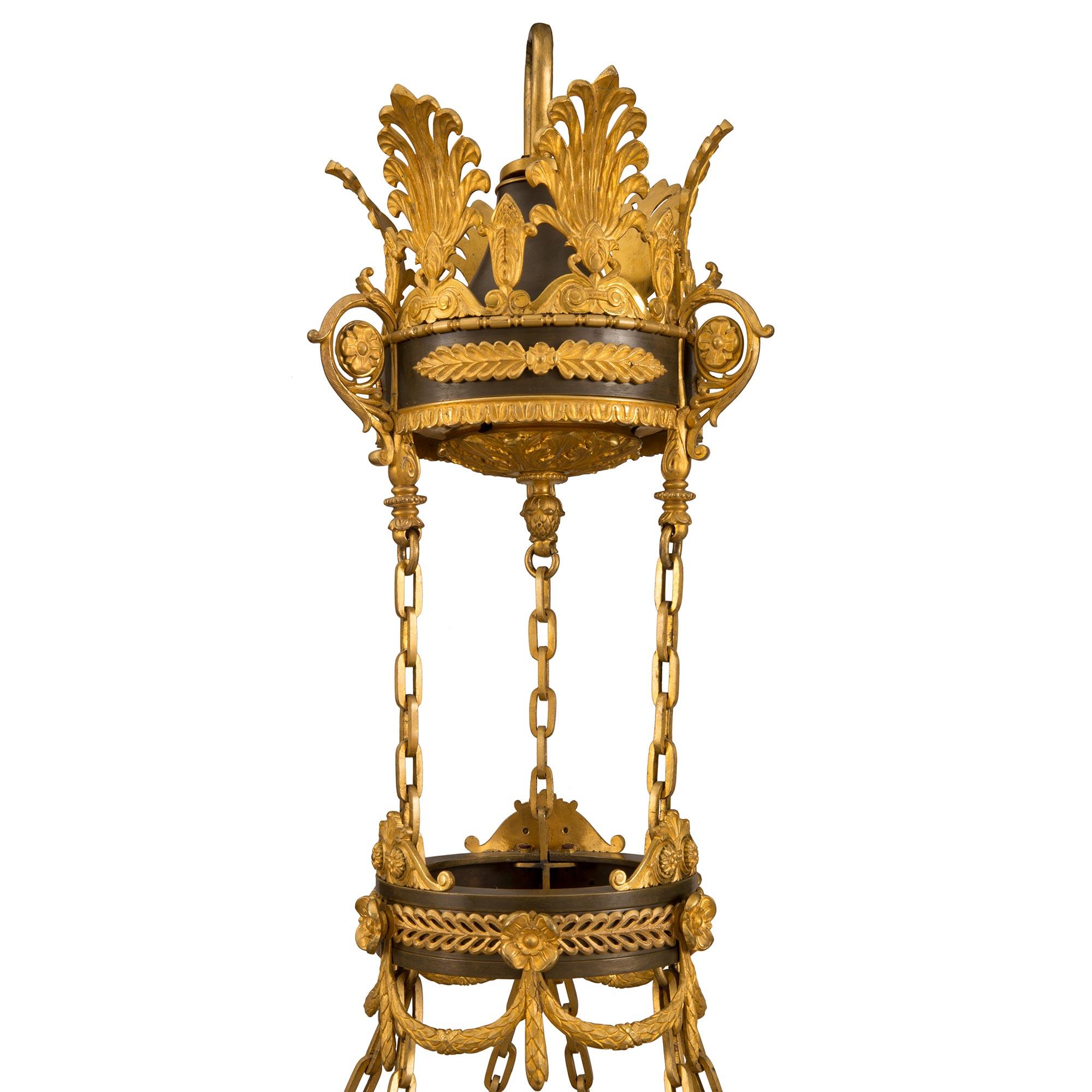 Stile impero Lampadario russo del XIX secolo in bronzo patinato e ormolu di St. in vendita