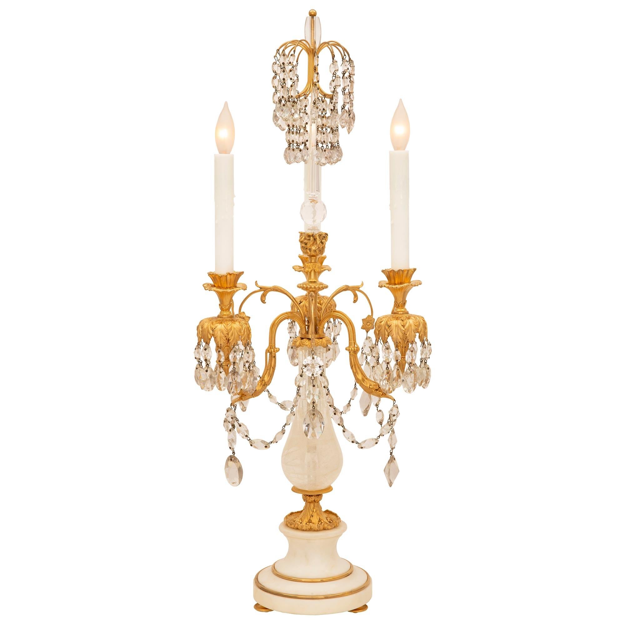 Néoclassique Lampes russes néoclassiques du XIXe siècle en marbre, cristal et bronze doré en vente