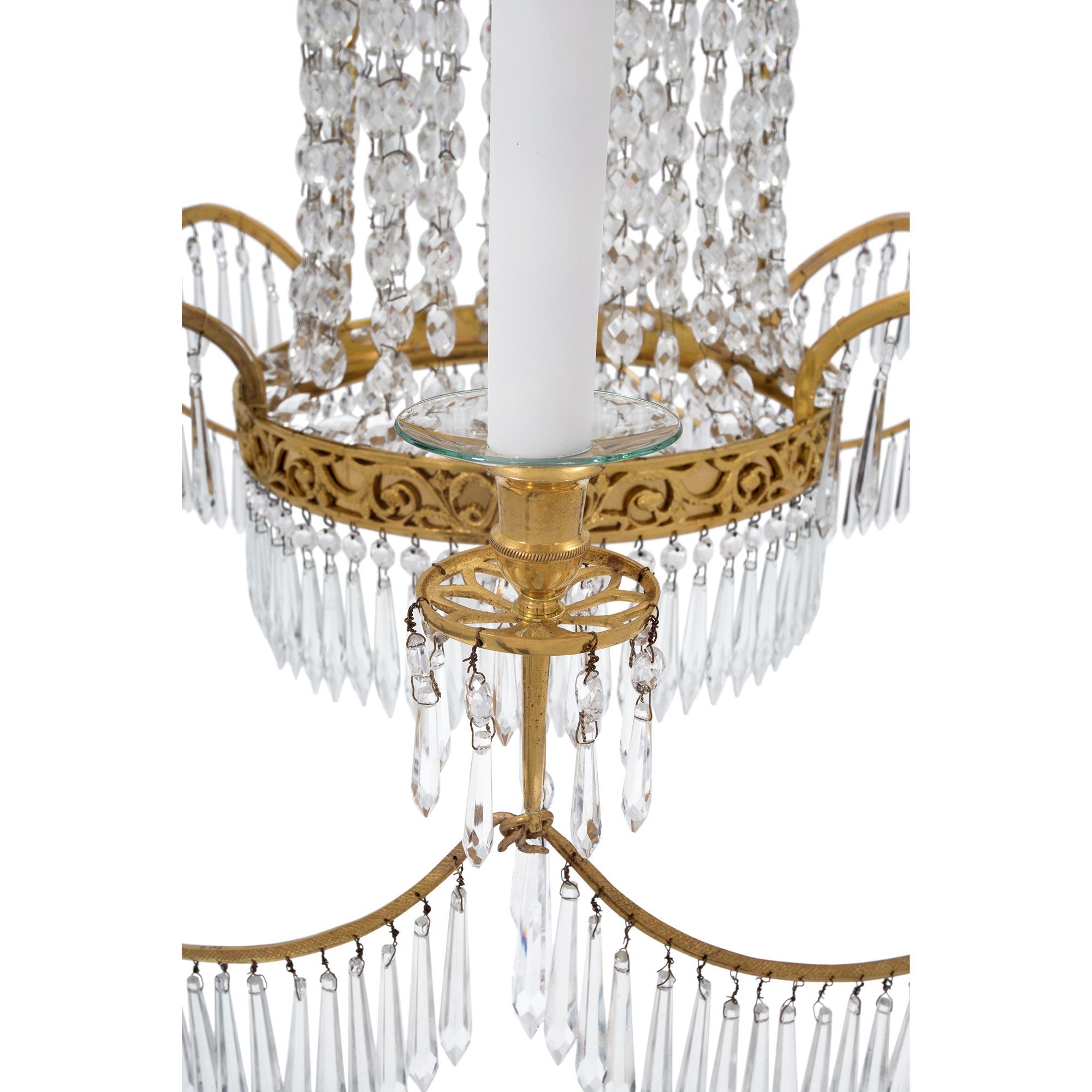 Russischer neoklassizistischer Kronleuchter aus Goldbronze und Kristall mit sechs Lichtern aus dem 19. Jahrhundert im Angebot 3
