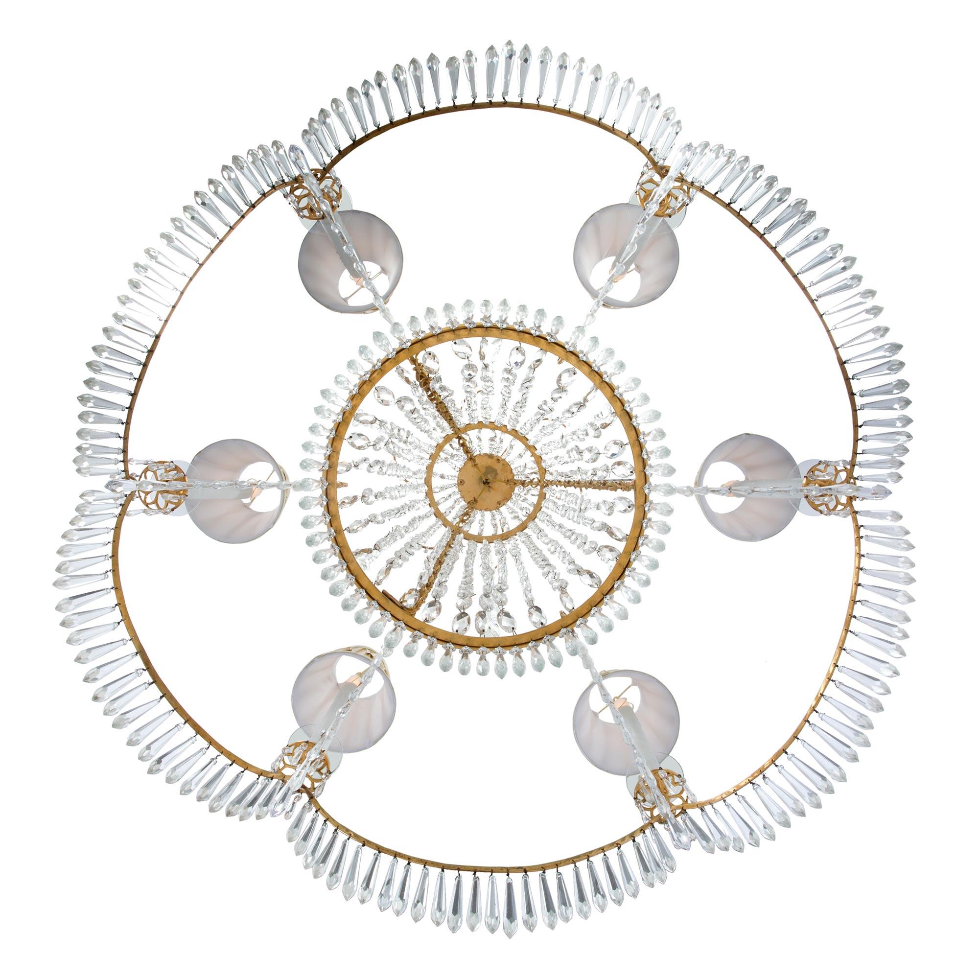 Russischer neoklassizistischer Kronleuchter aus Goldbronze und Kristall mit sechs Lichtern aus dem 19. Jahrhundert im Angebot 4