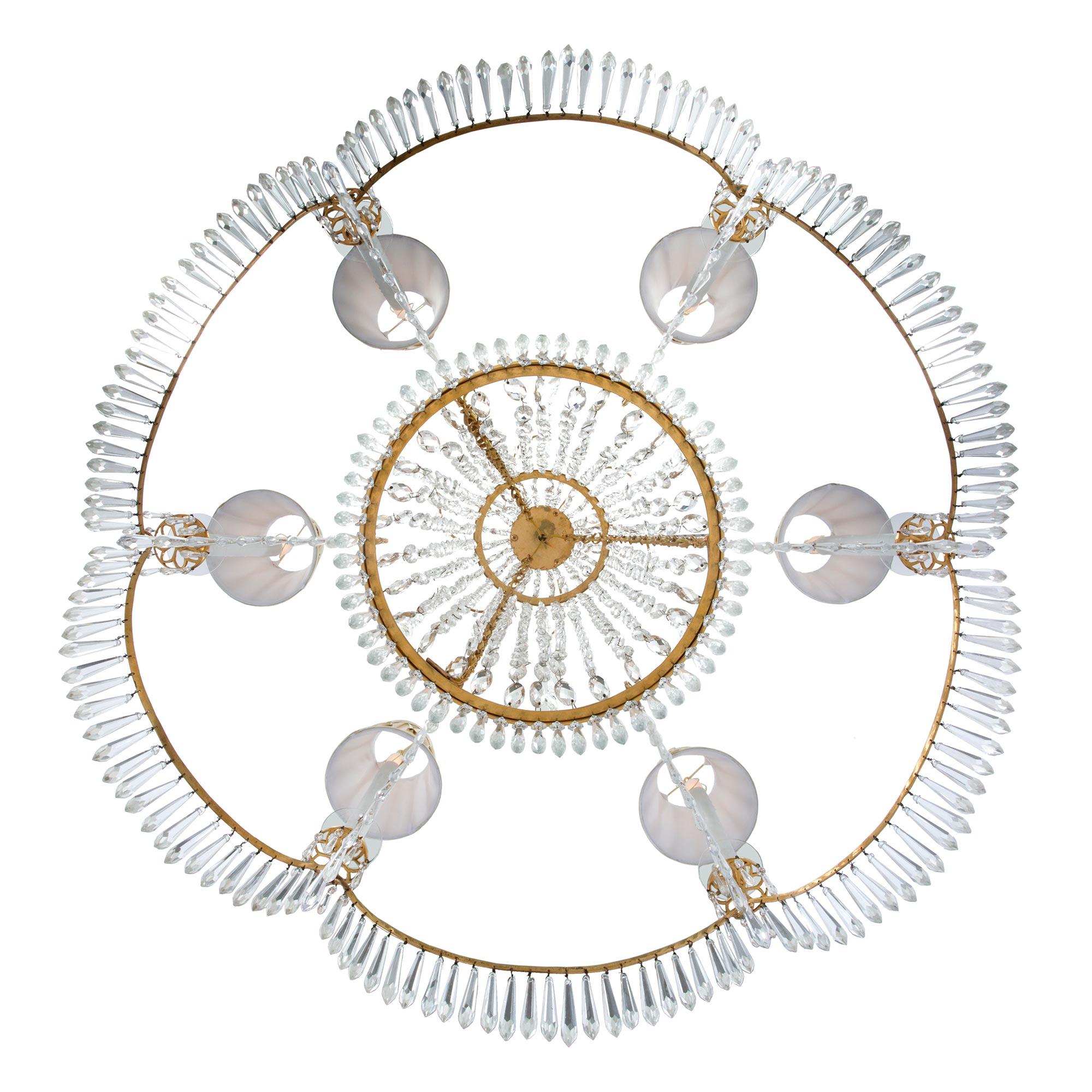 Lampadario a sei luci neoclassico russo del XIX secolo in ormolu e cristallo in vendita 2