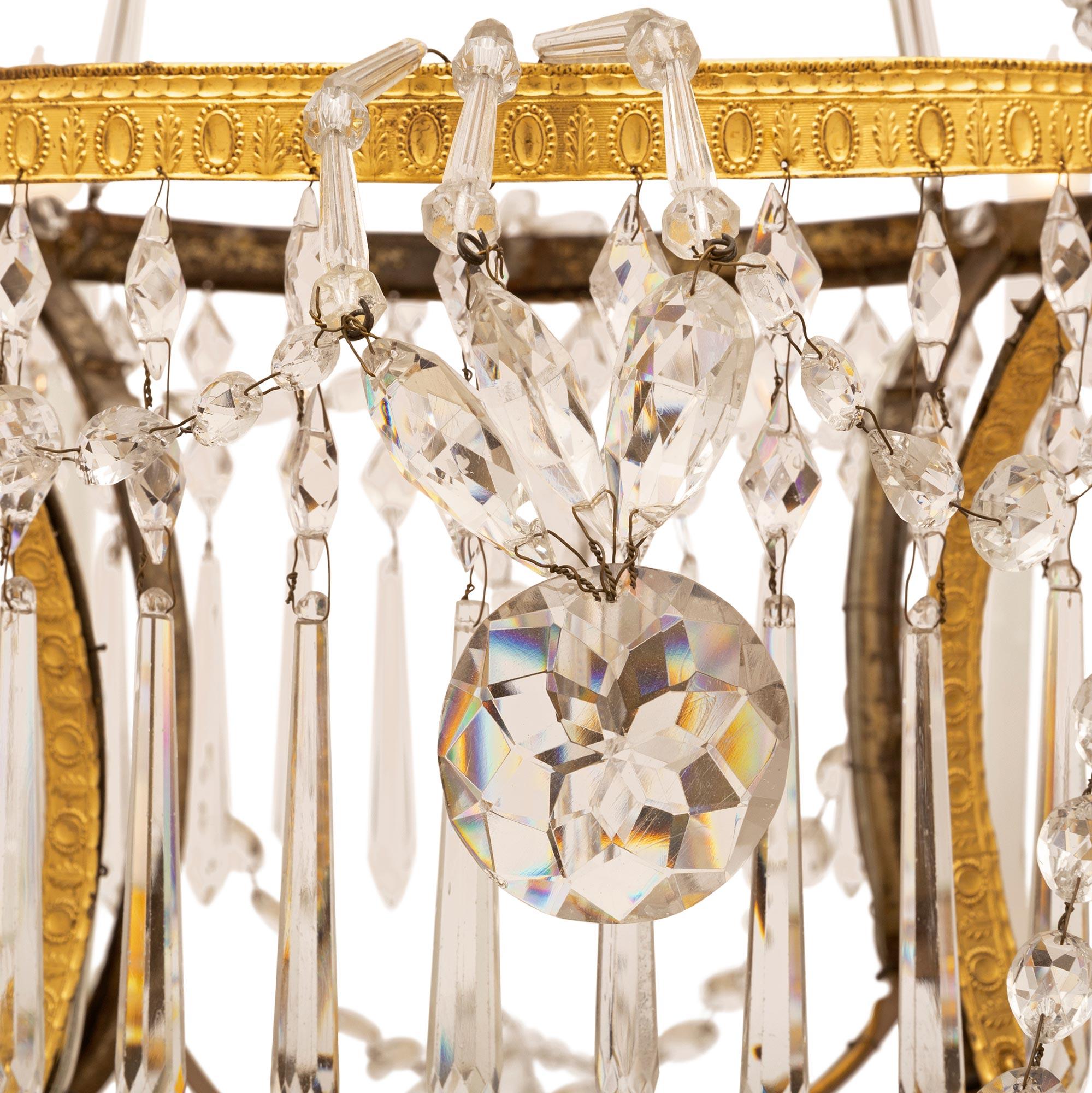 Russian 19th Century Neoclassical St. Crystal and Gilt Nine-Light Chandelier For Sale 1