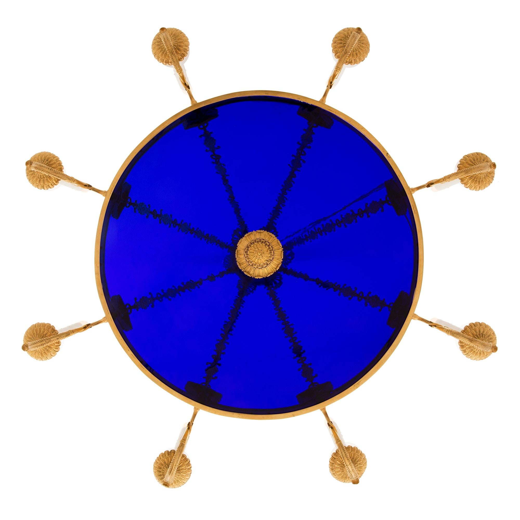 Lampadario russo del XIX secolo in stile neoclassico in bronzo, ormolu e vetro in vendita 2