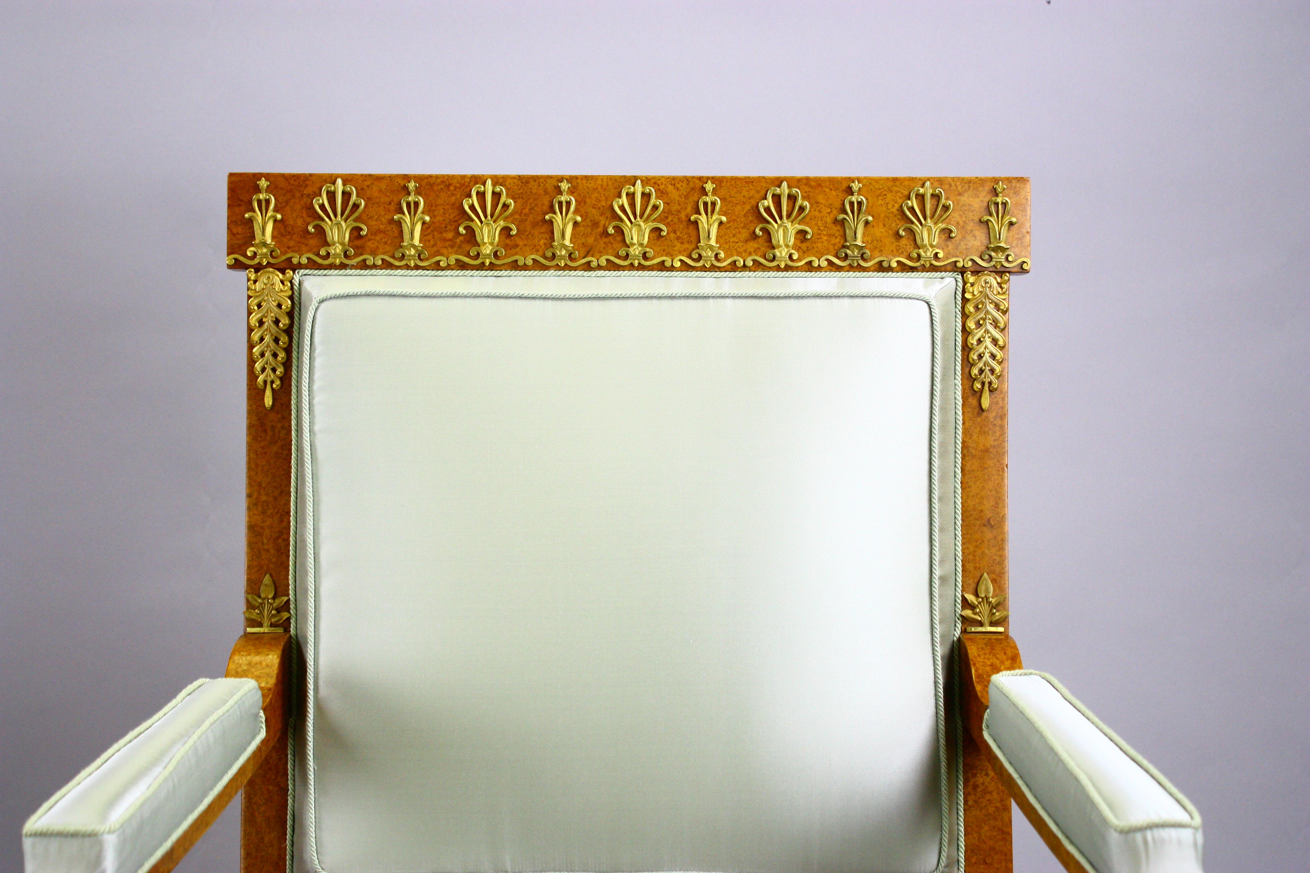 Russian 19th-century Restauration Salon (8 pieces) For Sale 4
