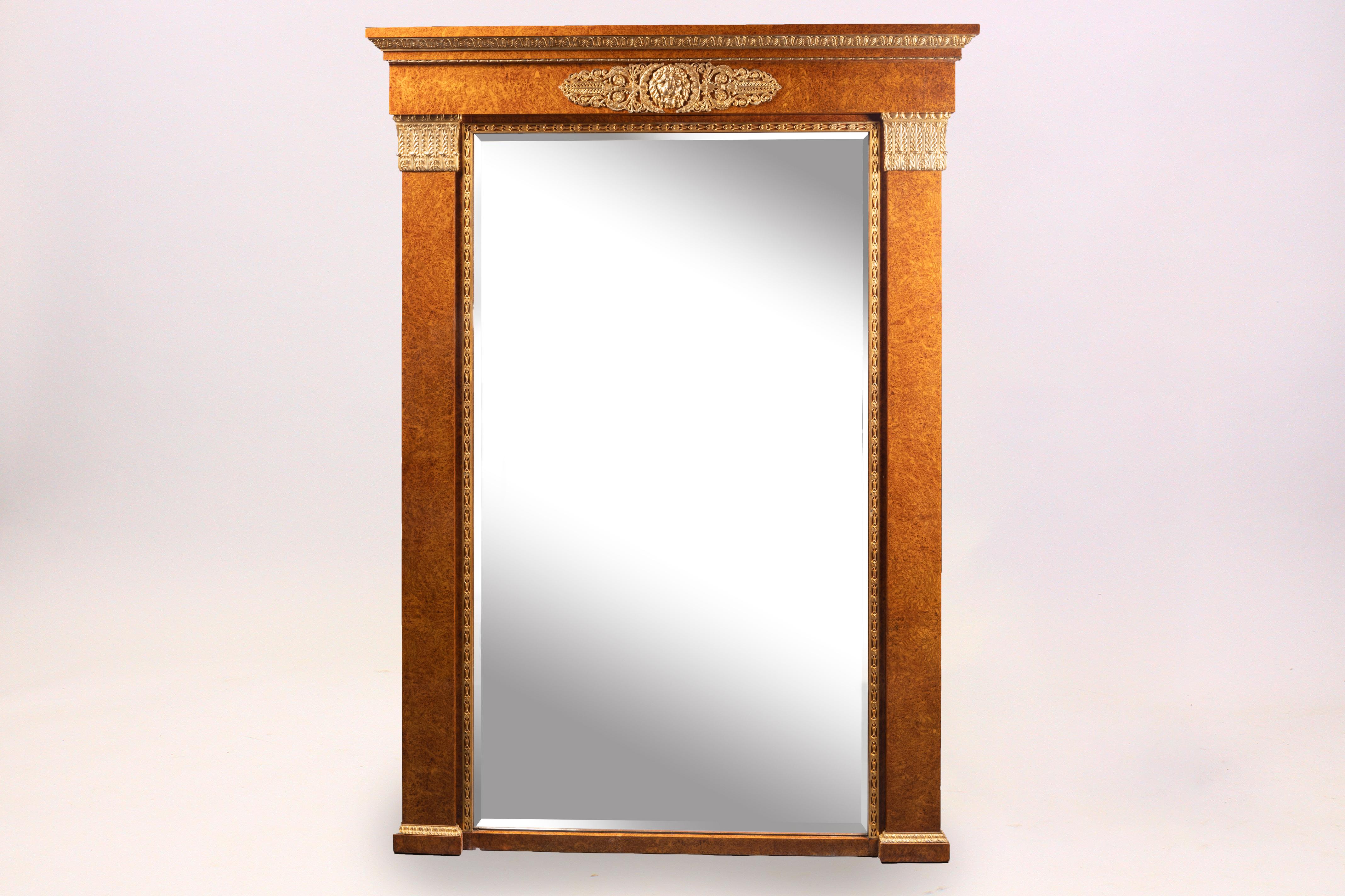Gilt Russian 19th-century Restauration Salon (8 pieces) For Sale