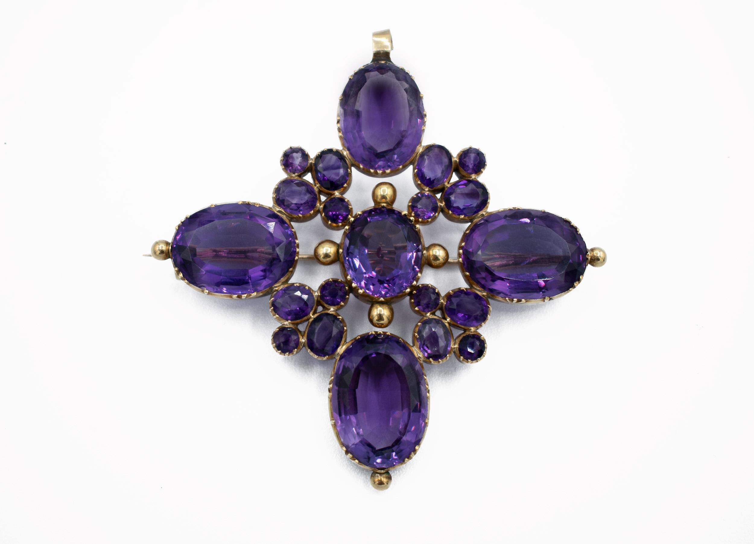 Croix en améthyste russe en or 18ct Excellent état - En vente à London, GB