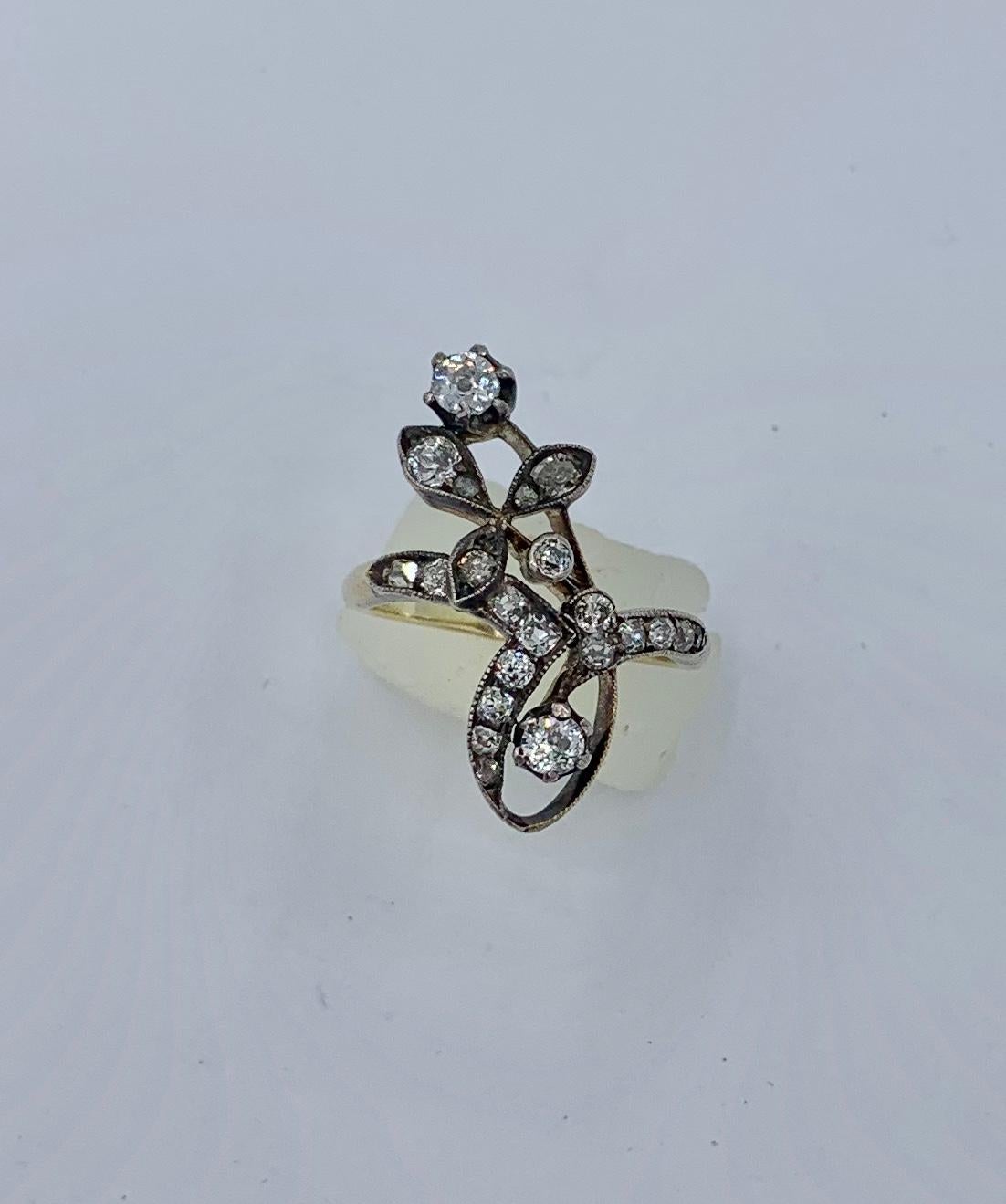 Russian Art Nouveau Old Mine Cut Diamond Flower Ring 14 Karat Gold Engagement In Good Condition For Sale In New York, NY
