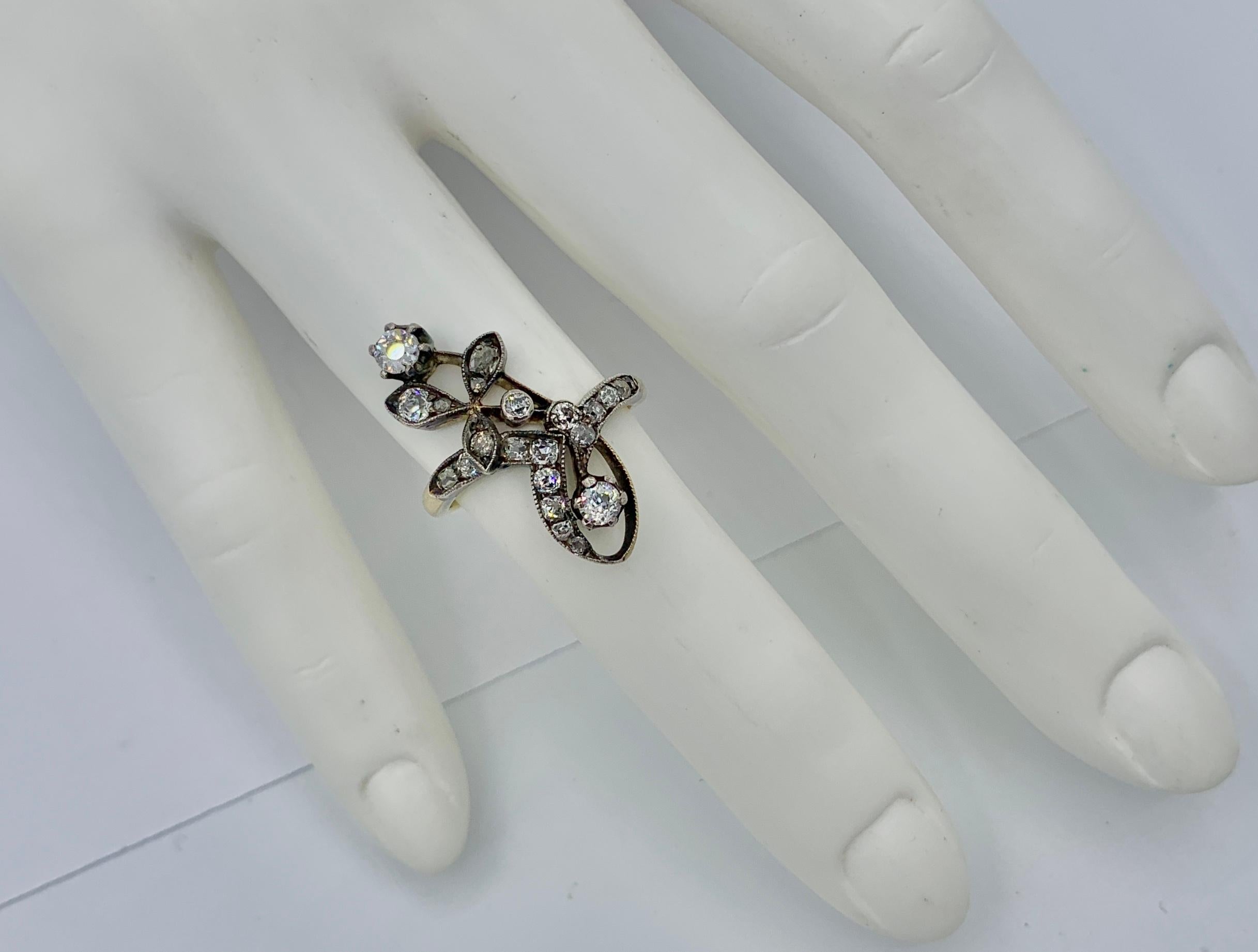 Bague de fiançailles russe Art nouveau en or 14 carats avec fleur en diamant taille vieille mine et diamant en vente 3