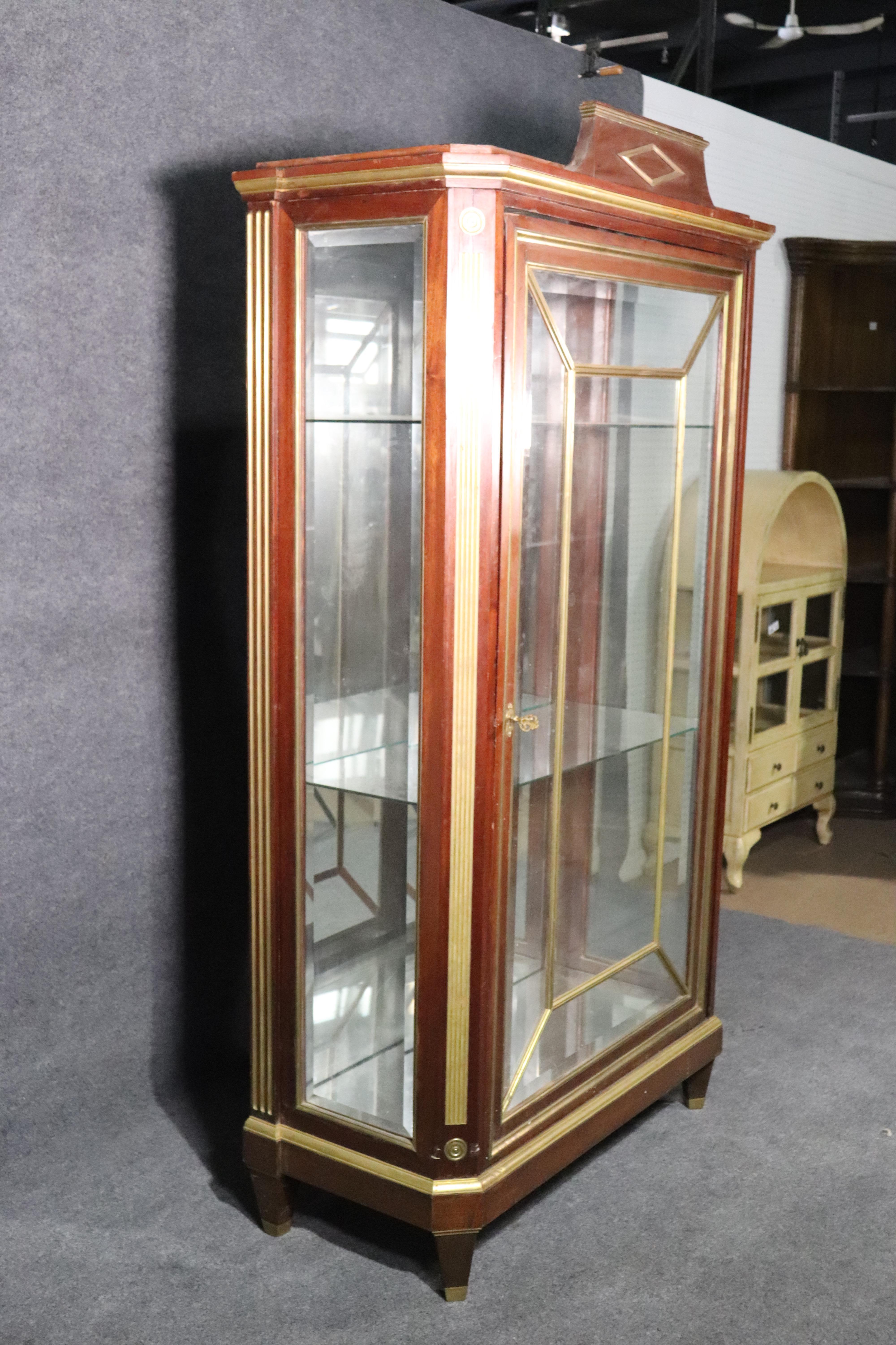 Russian Baltic Mahogany Bronze Trimmed Directoire Style China Cabinet Vitrine In Good Condition For Sale In Swedesboro, NJ