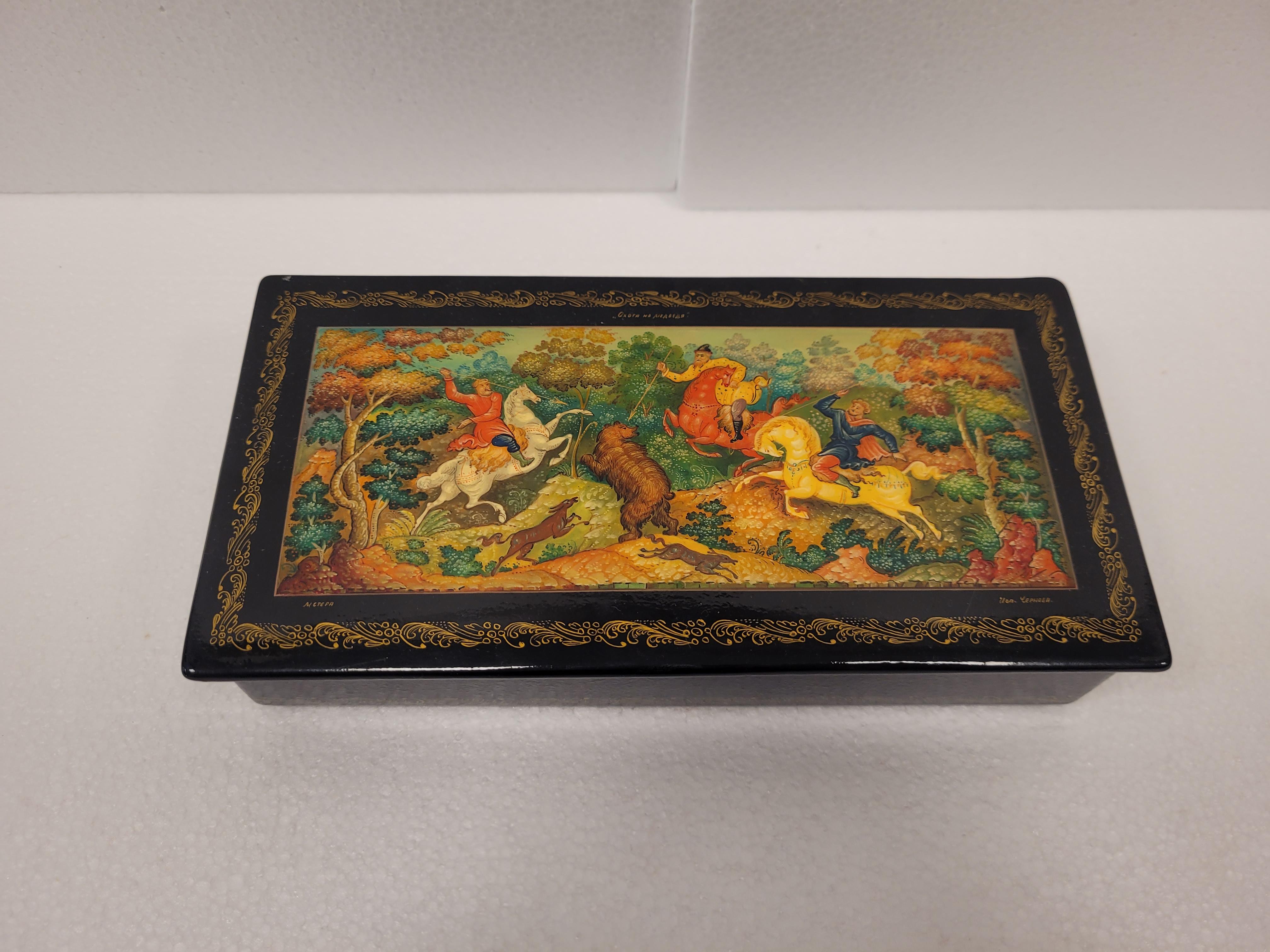 Russian Black lacquer wood and painting gilded Box  For Sale 10