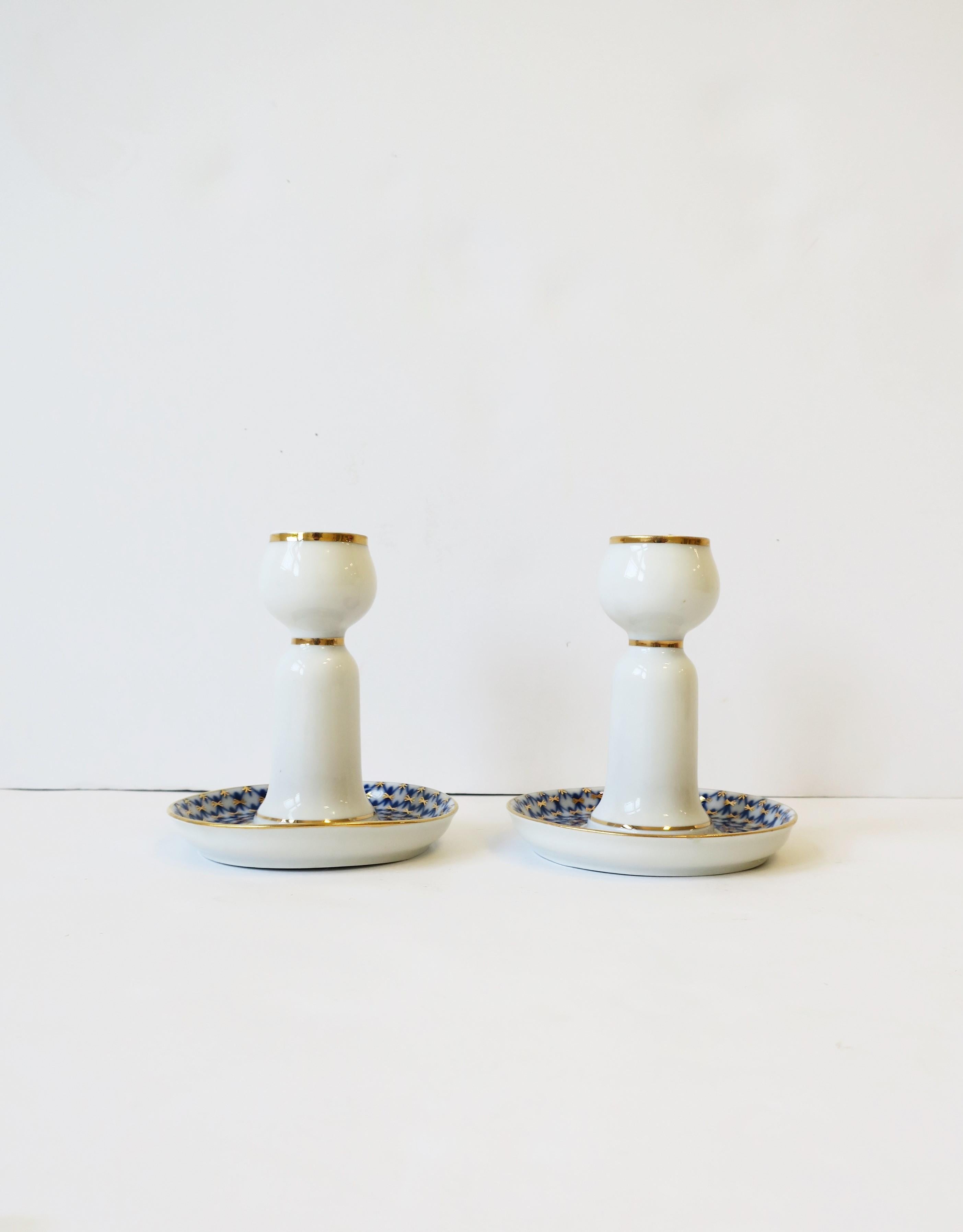 Russian Lomonosov Blue Gold White Porcelain Candlesticks Holders, Pair In Good Condition For Sale In New York, NY