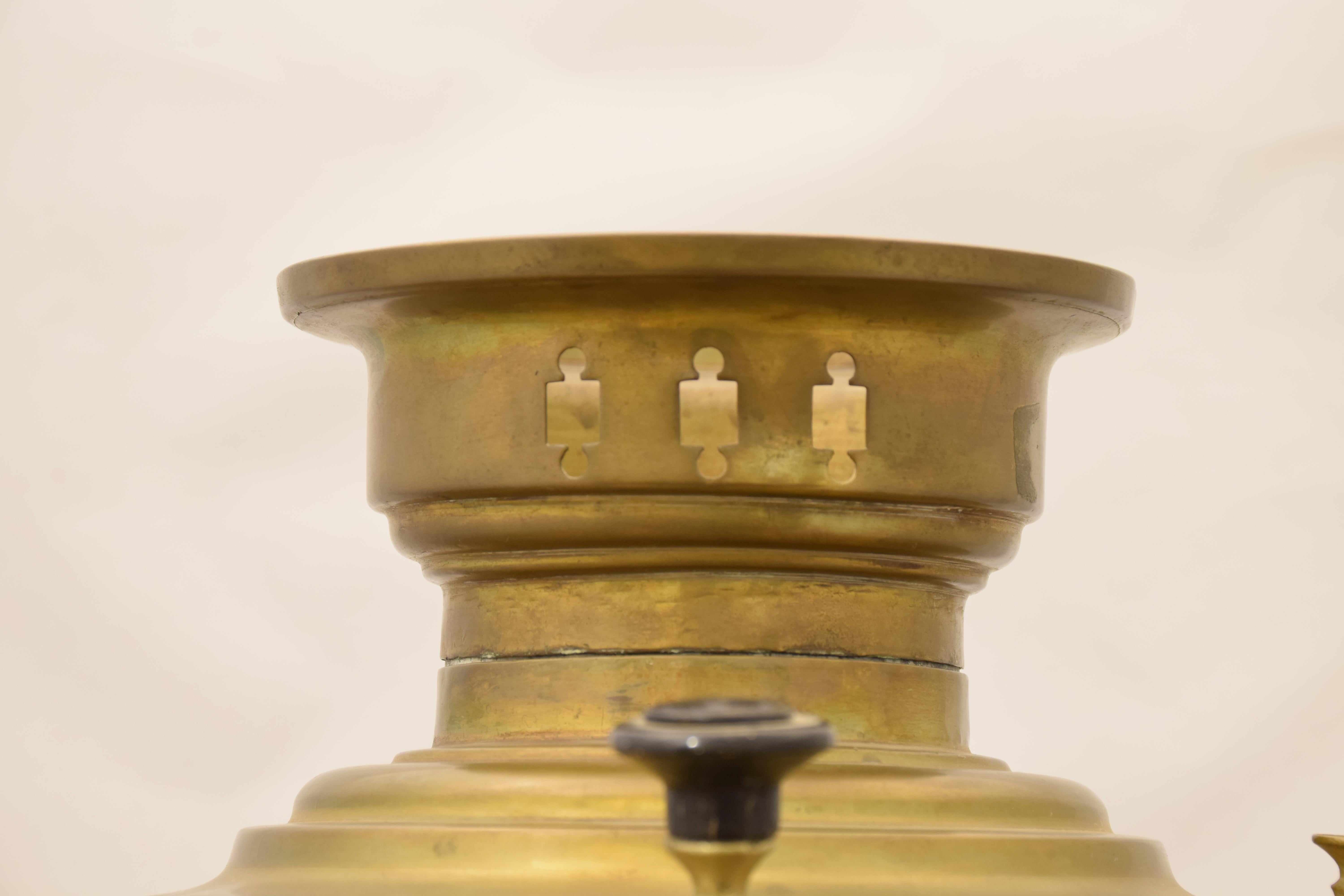 Russian Brass Samovar 19th Century Brass In Good Condition For Sale In Prato, IT