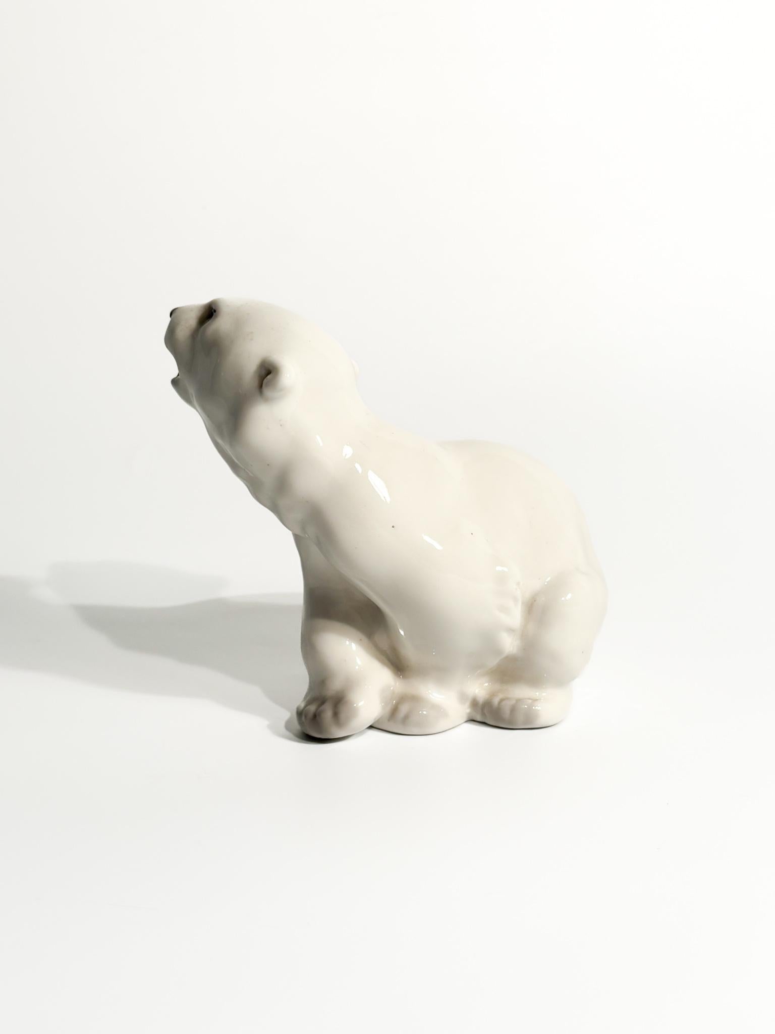Figurita rusa de cerámica de oso polar de los años 50 Moderno de mediados de siglo en venta