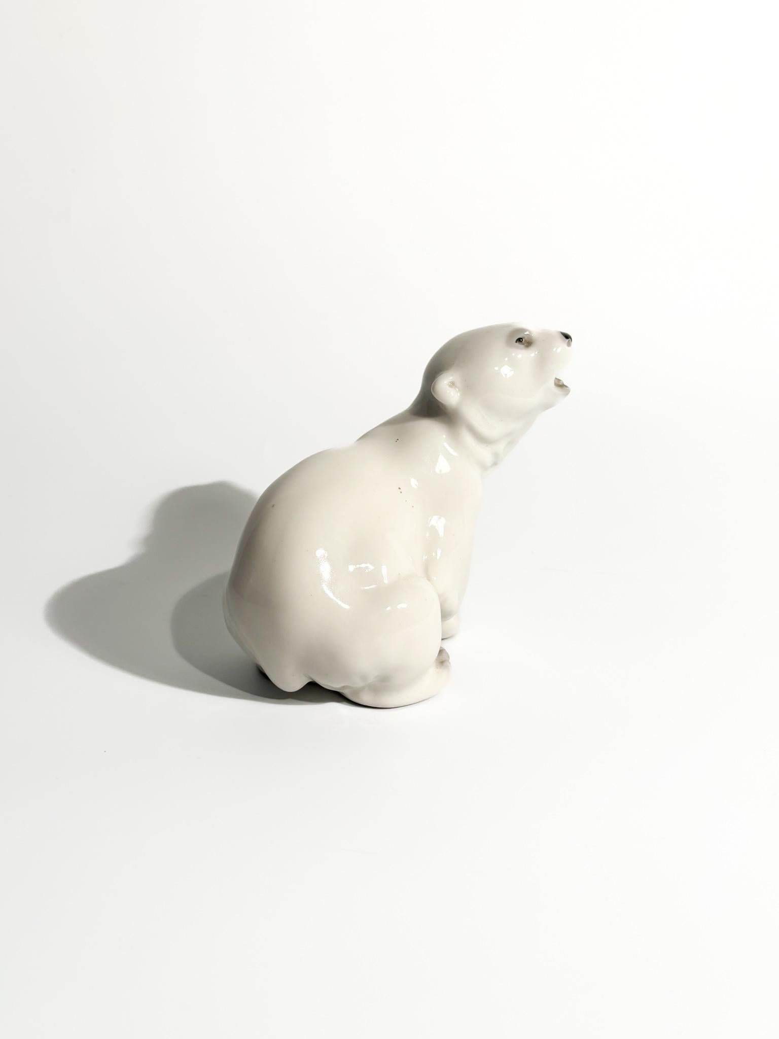 Figurita rusa de cerámica de oso polar de los años 50 Cerámico en venta