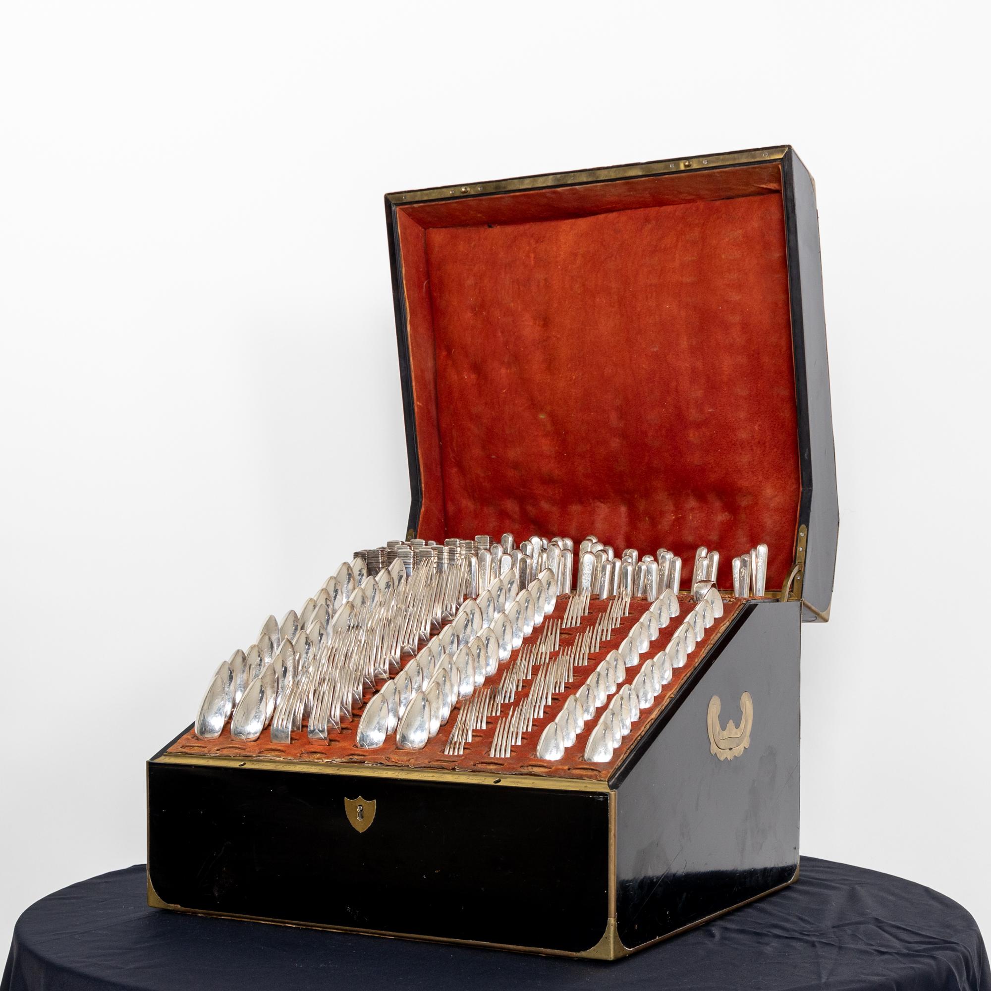Russian Cutlery in a French Case, late 19th to early 20th Century In Good Condition For Sale In Greding, DE