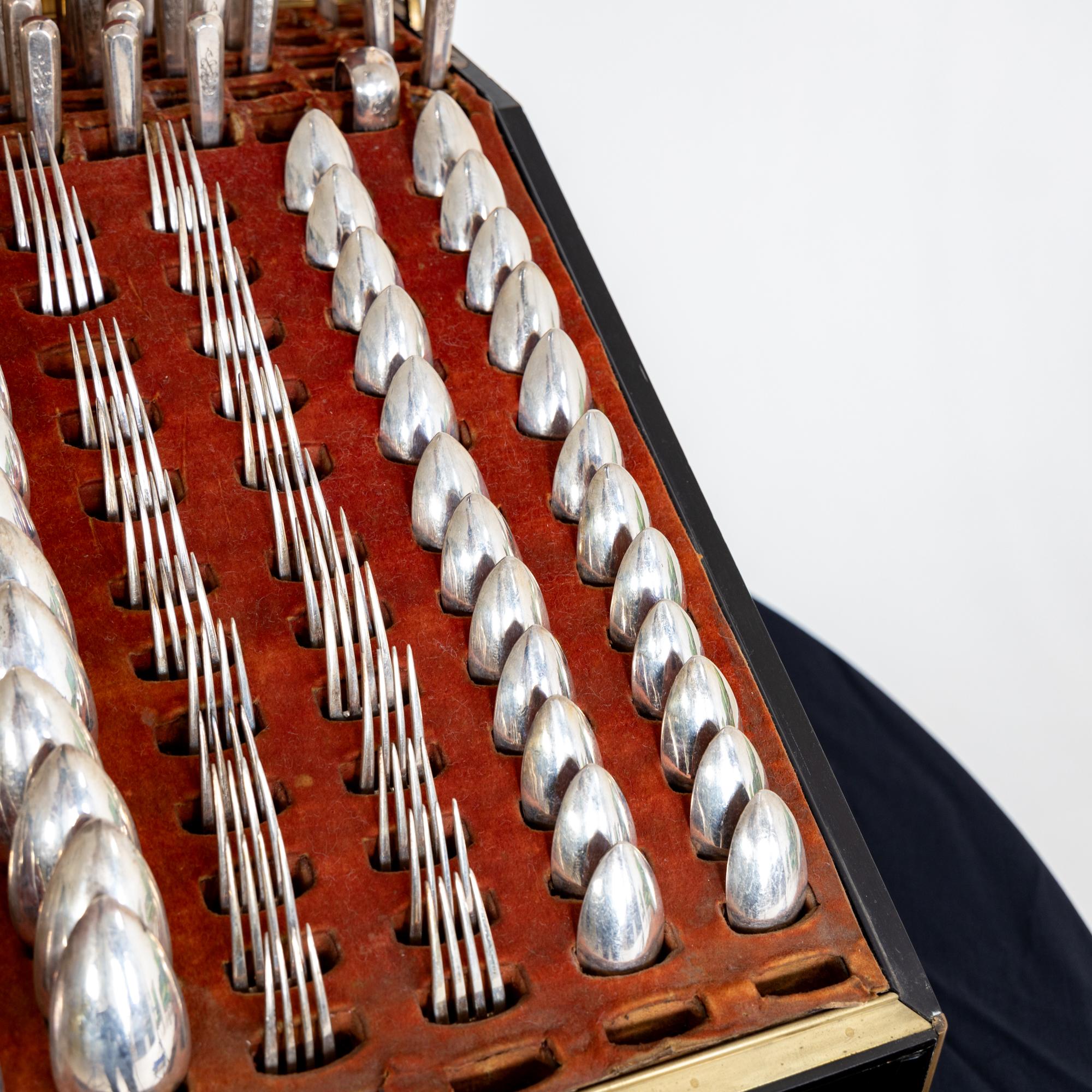 Russian Cutlery in a French Case, late 19th to early 20th Century For Sale 3