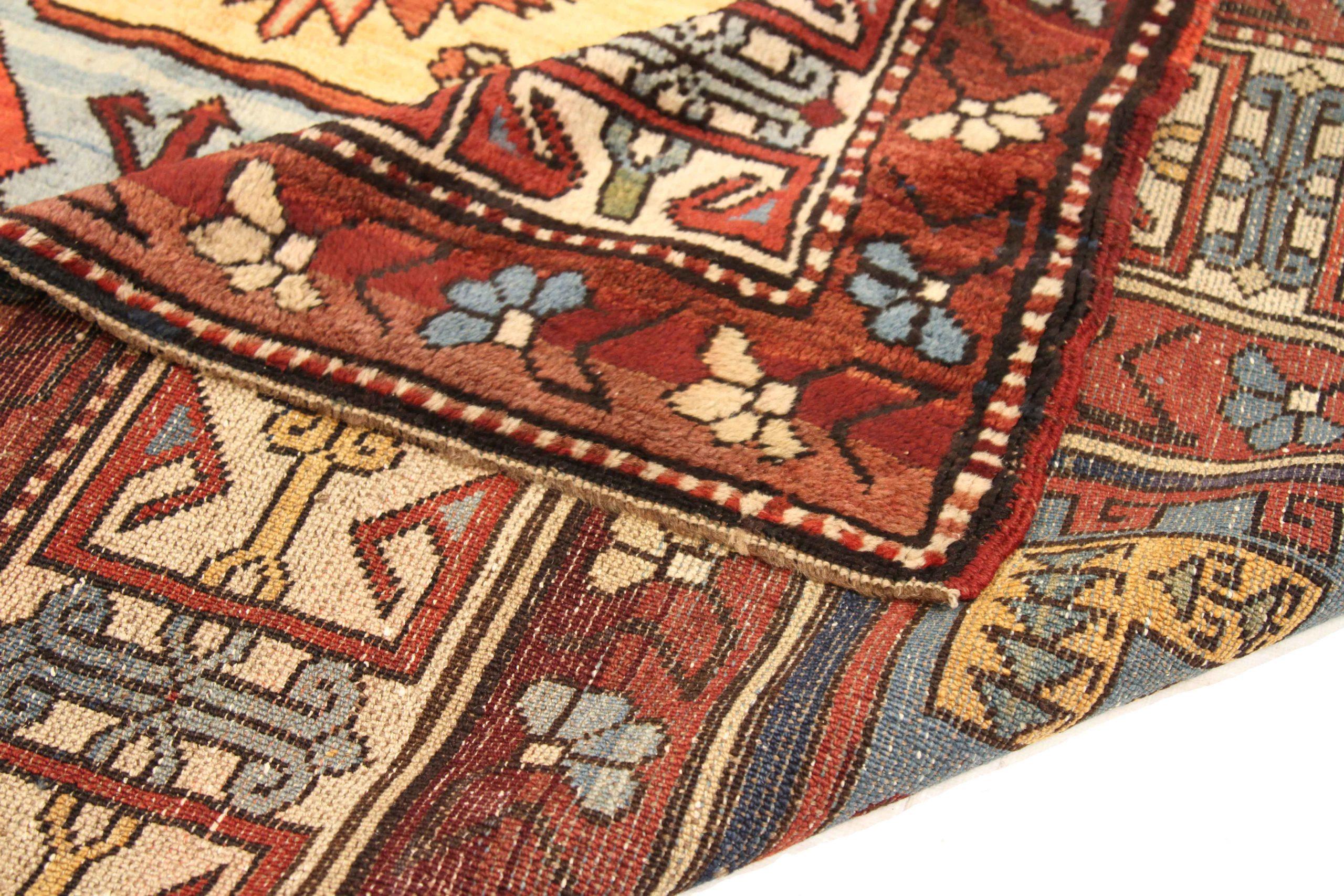 Tapis de bande russes des années 1910 - Laine bleu ivoire bleu rouge jaune 71869 Excellent état - En vente à Dallas, TX