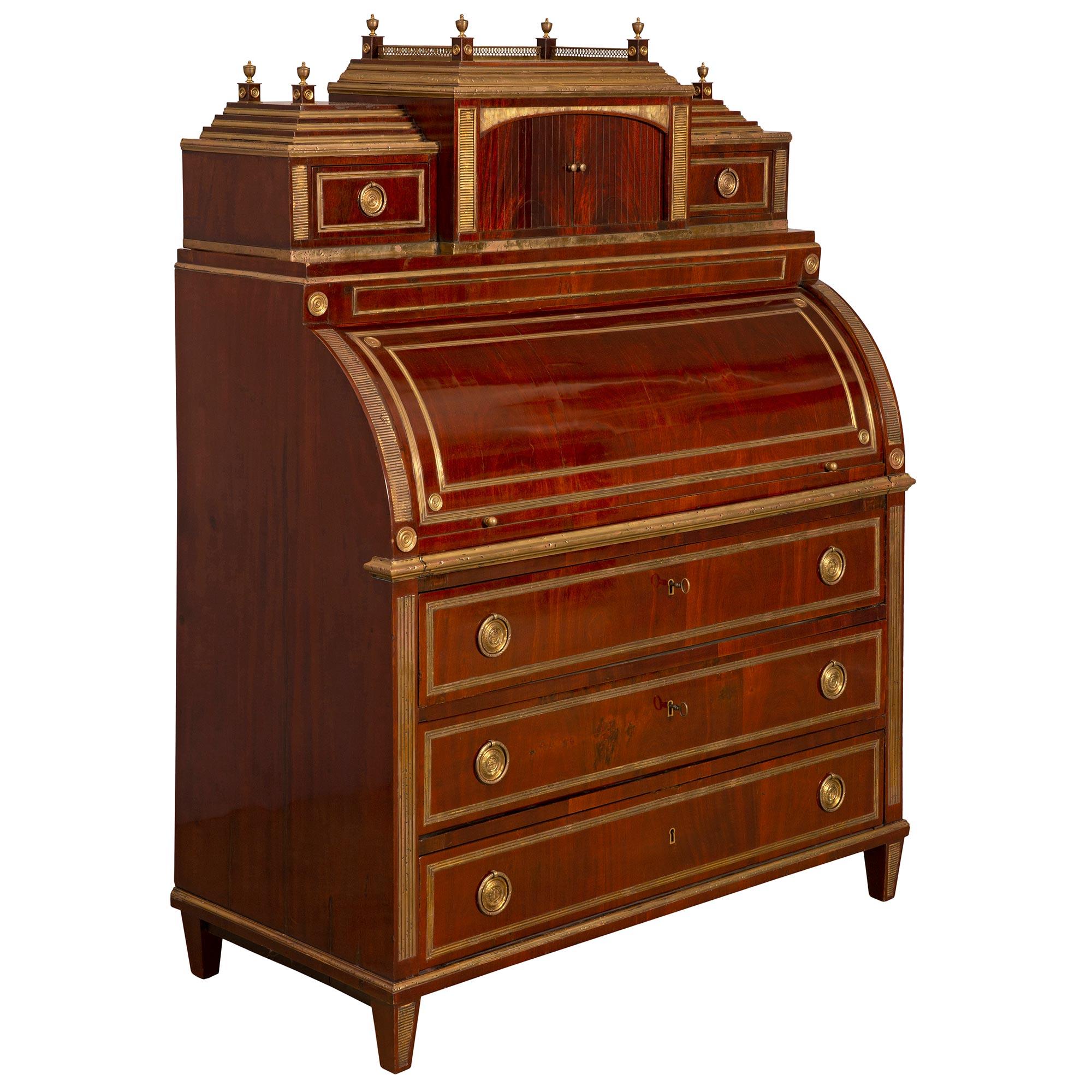 Russian Early 19th Century Empire Style Mahogany 'Bureau a Cylindre' In Good Condition For Sale In West Palm Beach, FL