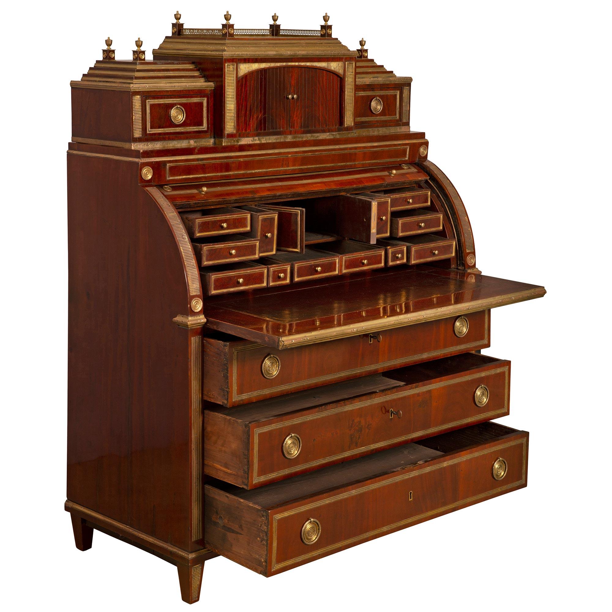 Russian Early 19th Century Empire Style Mahogany 'Bureau a Cylindre' For Sale 1