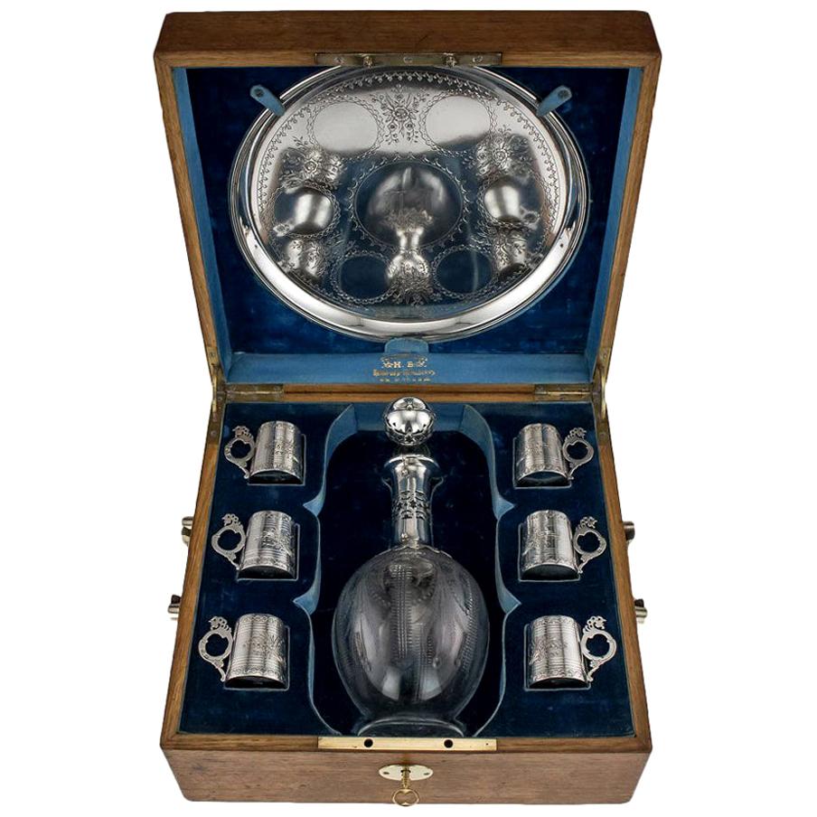 Russisches achtteiliges Wodka-Set aus Silber und Glas, um 1880