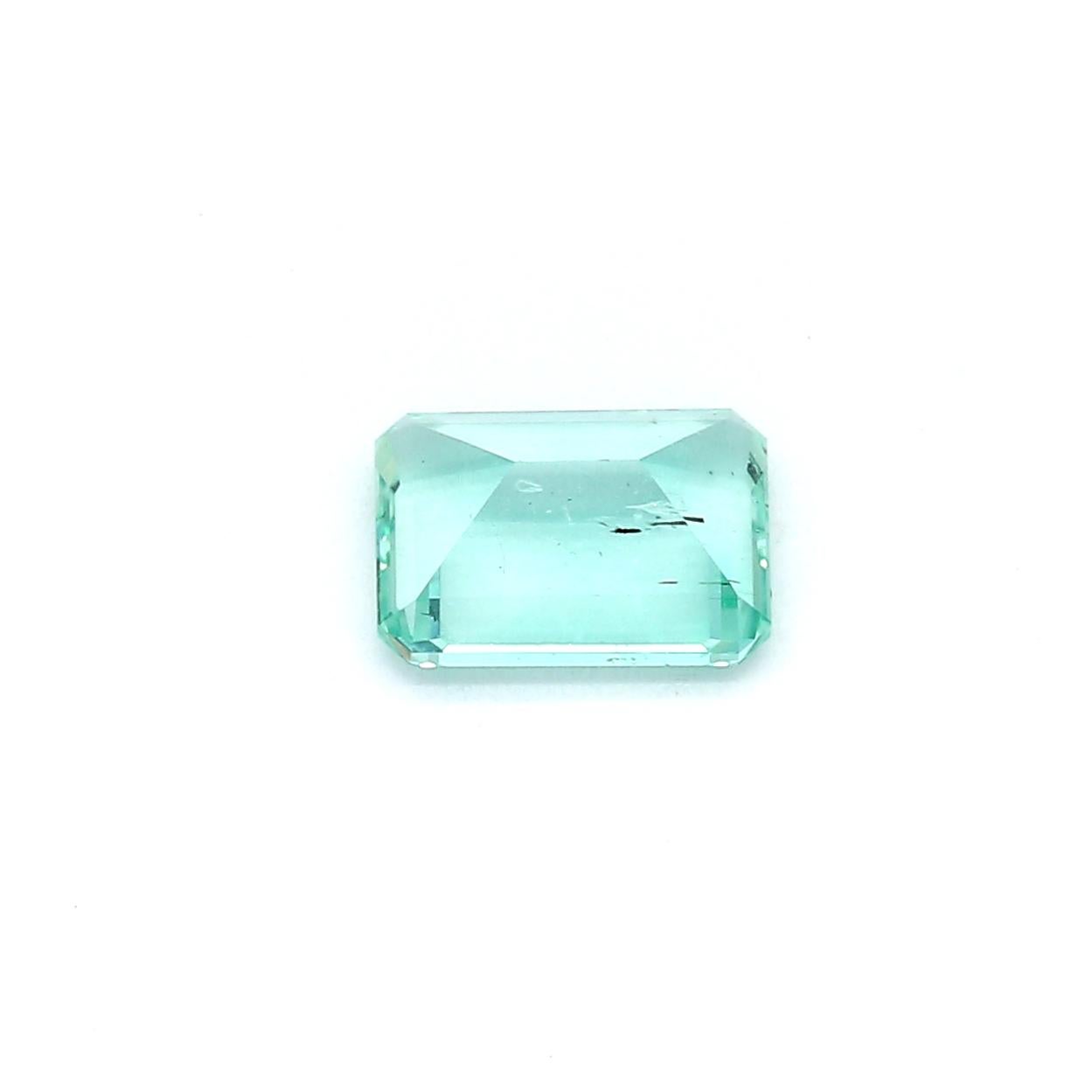 Russian Emeralds are known for their beautiful neon green color and excellent clarity. 
This 1.38 ct Emerald has a classic emerald cut which allows jewelers to create a unique piece of wearable art.


Shape - Octagon
Weight - 1.38 ct
Treatment -