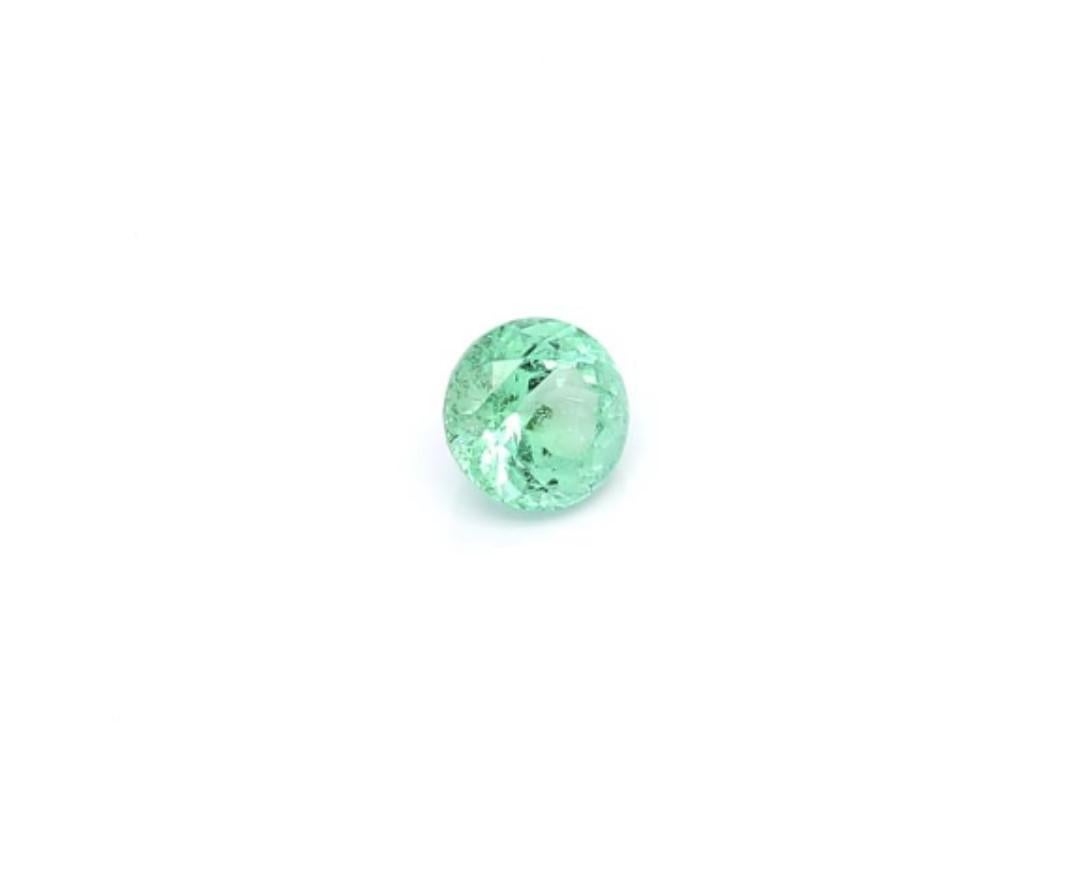 Modern Russian Emerald Round Cut Gem 0.51 Carat Weight ICL Certified For Sale