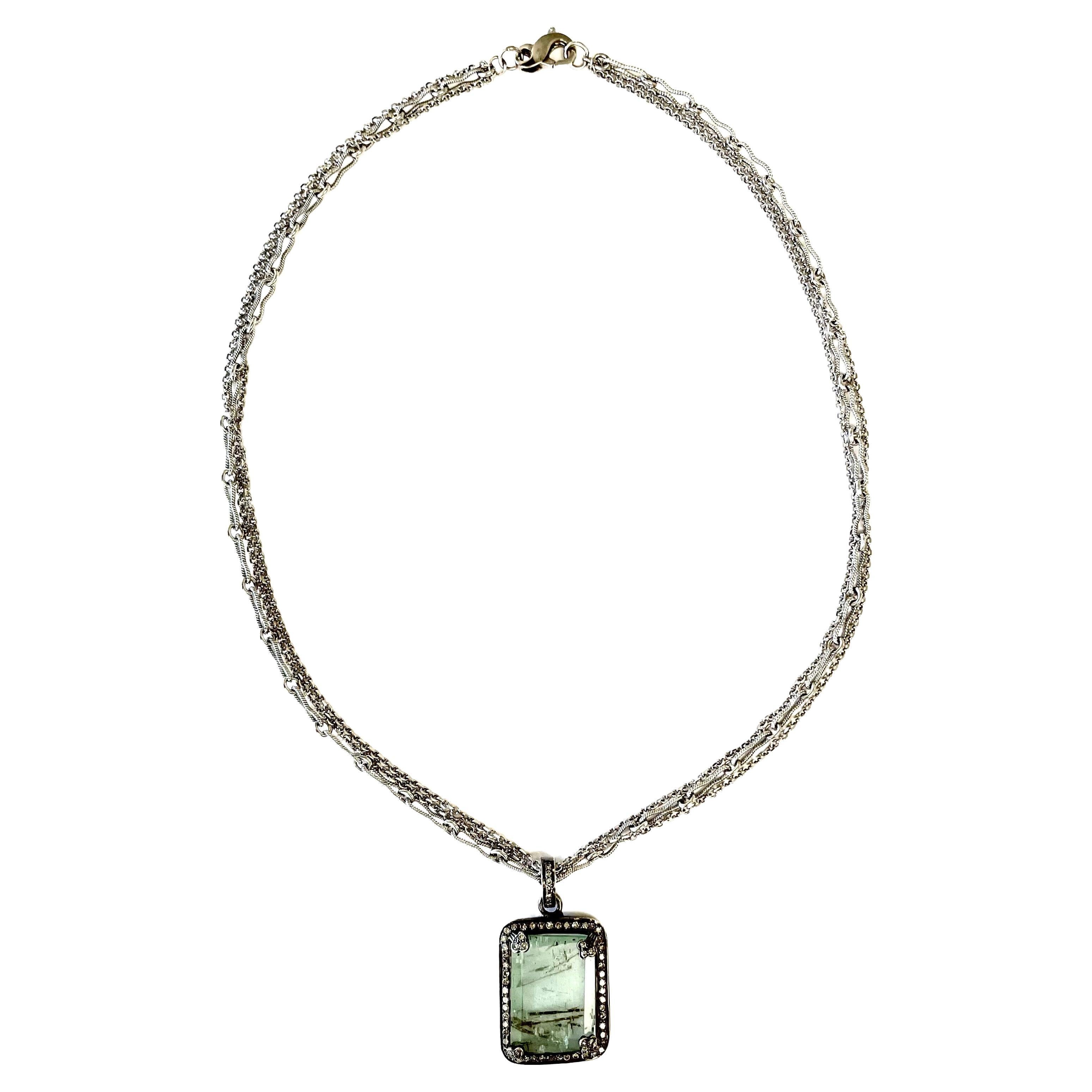 6,9 Karat russischer Smaragd mit Pave-Diamanten-Anhänger Kette Halskette im Angebot