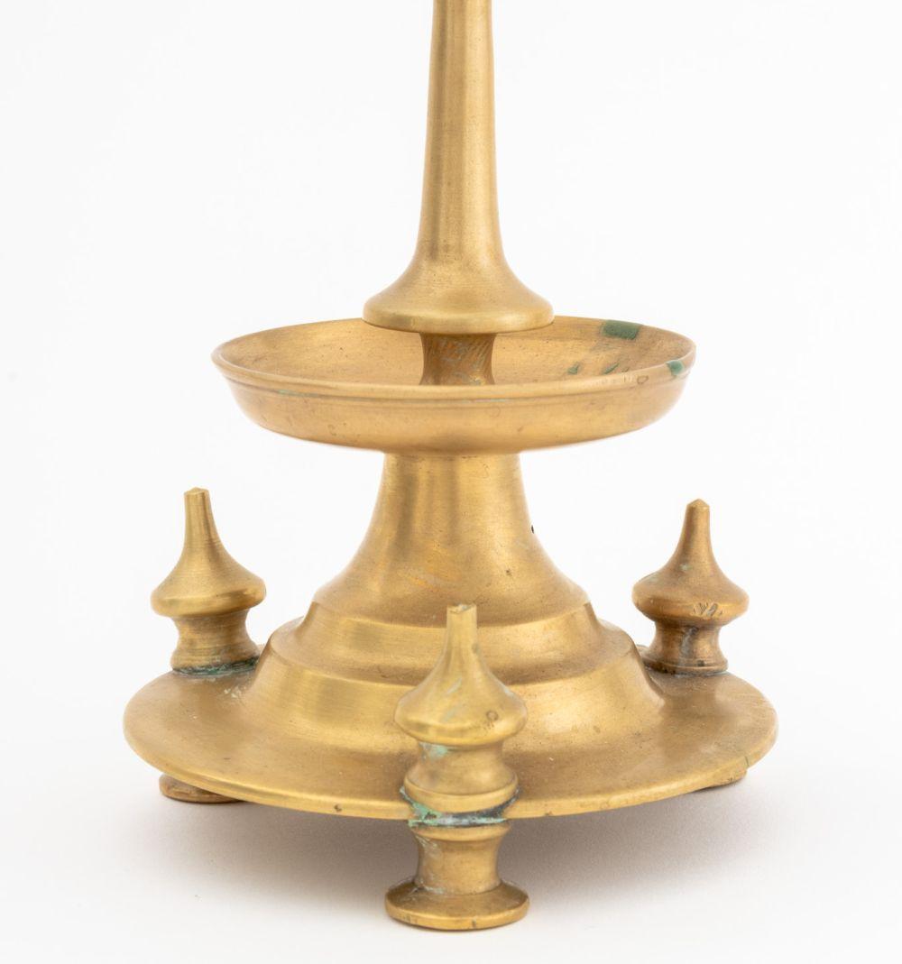 Candelieri in ottone dell'Impero russo, coppia In condizioni buone in vendita a Astoria, NY