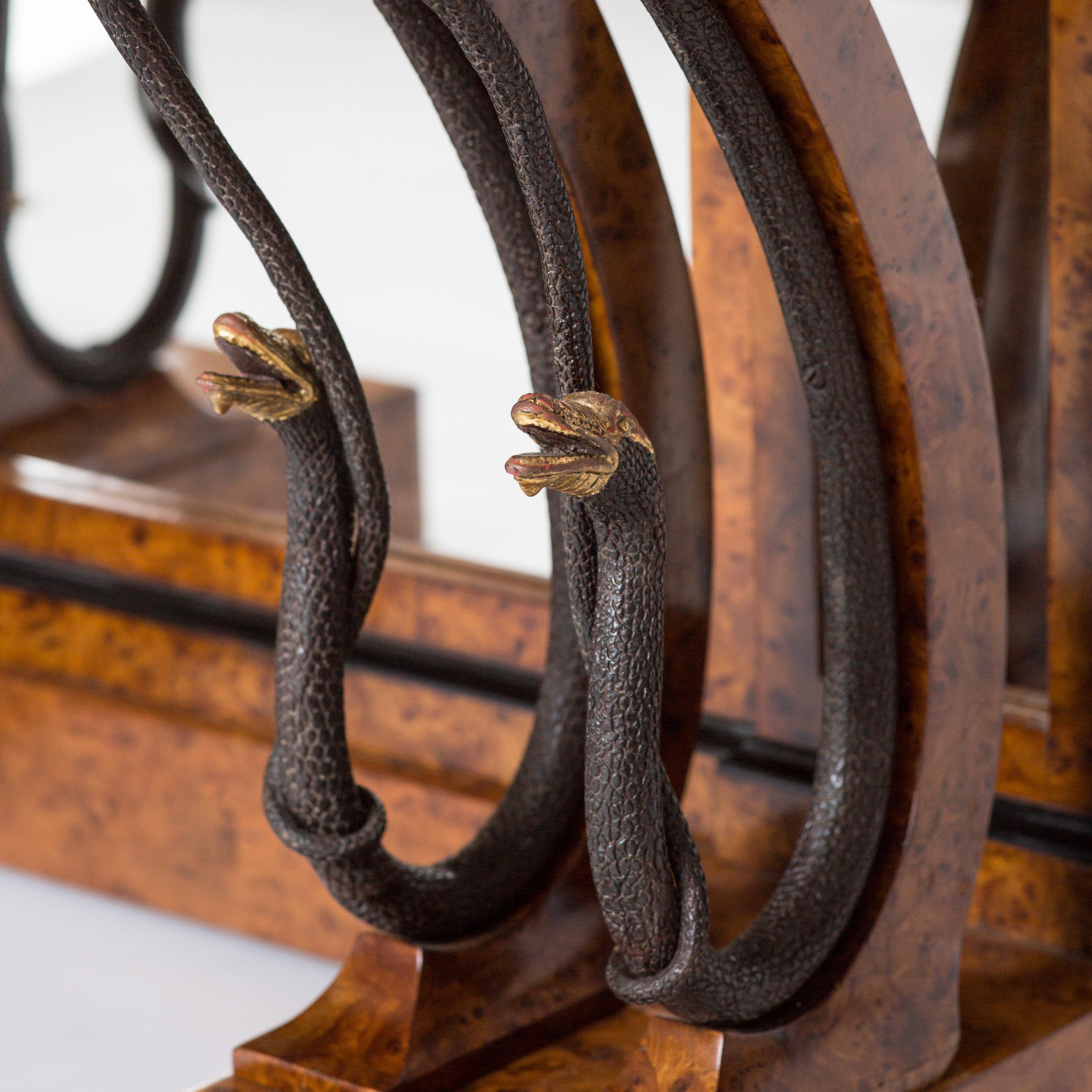 Russian Empire Dressing Table with Mahogany Carvings and Gilt Bronzes In Good Condition For Sale In Vienna, AT