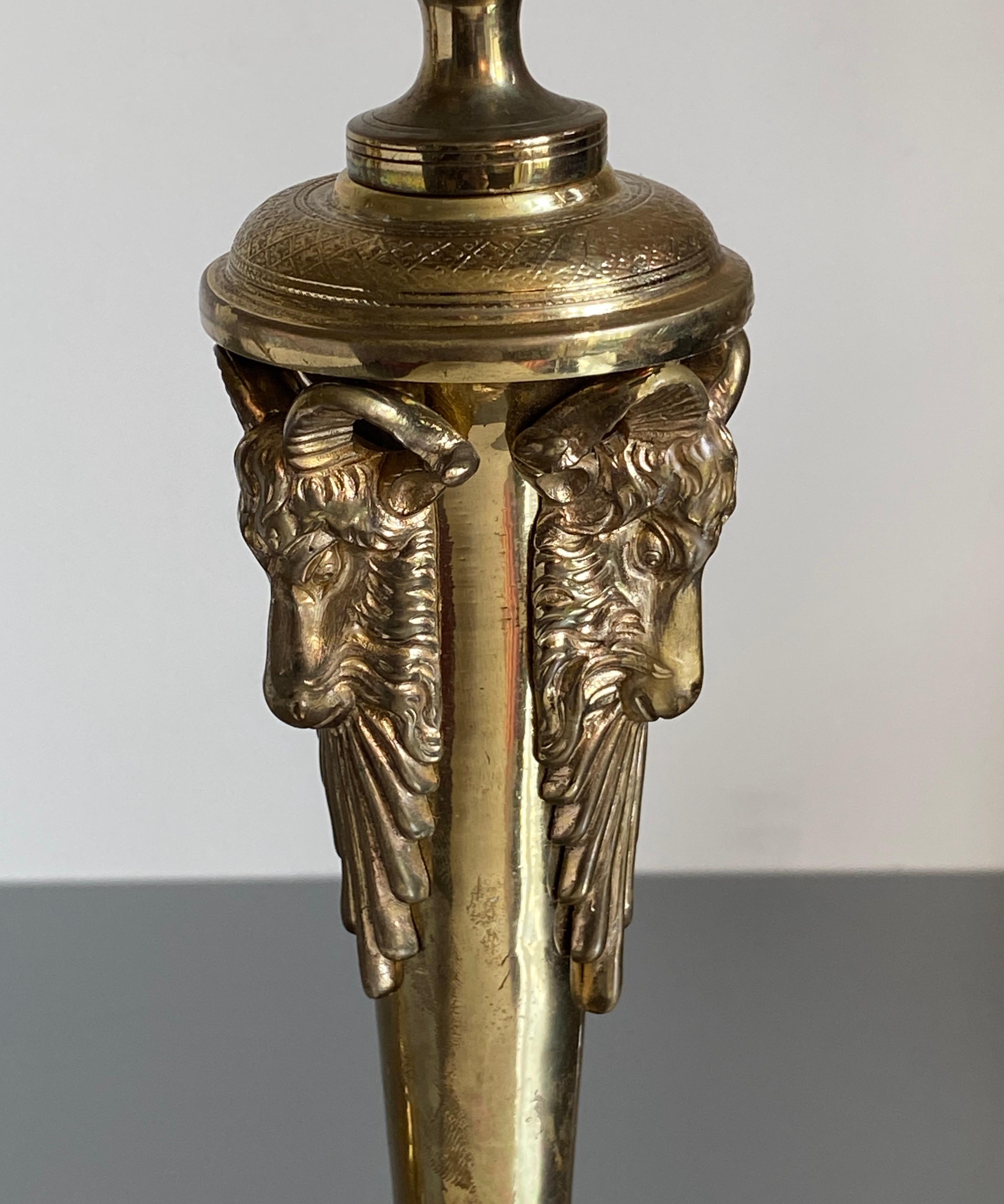 Kerzenständer aus vergoldeter Bronze des Zarenreichs in der Art von Pierre-Philippe Thomire im Angebot 1