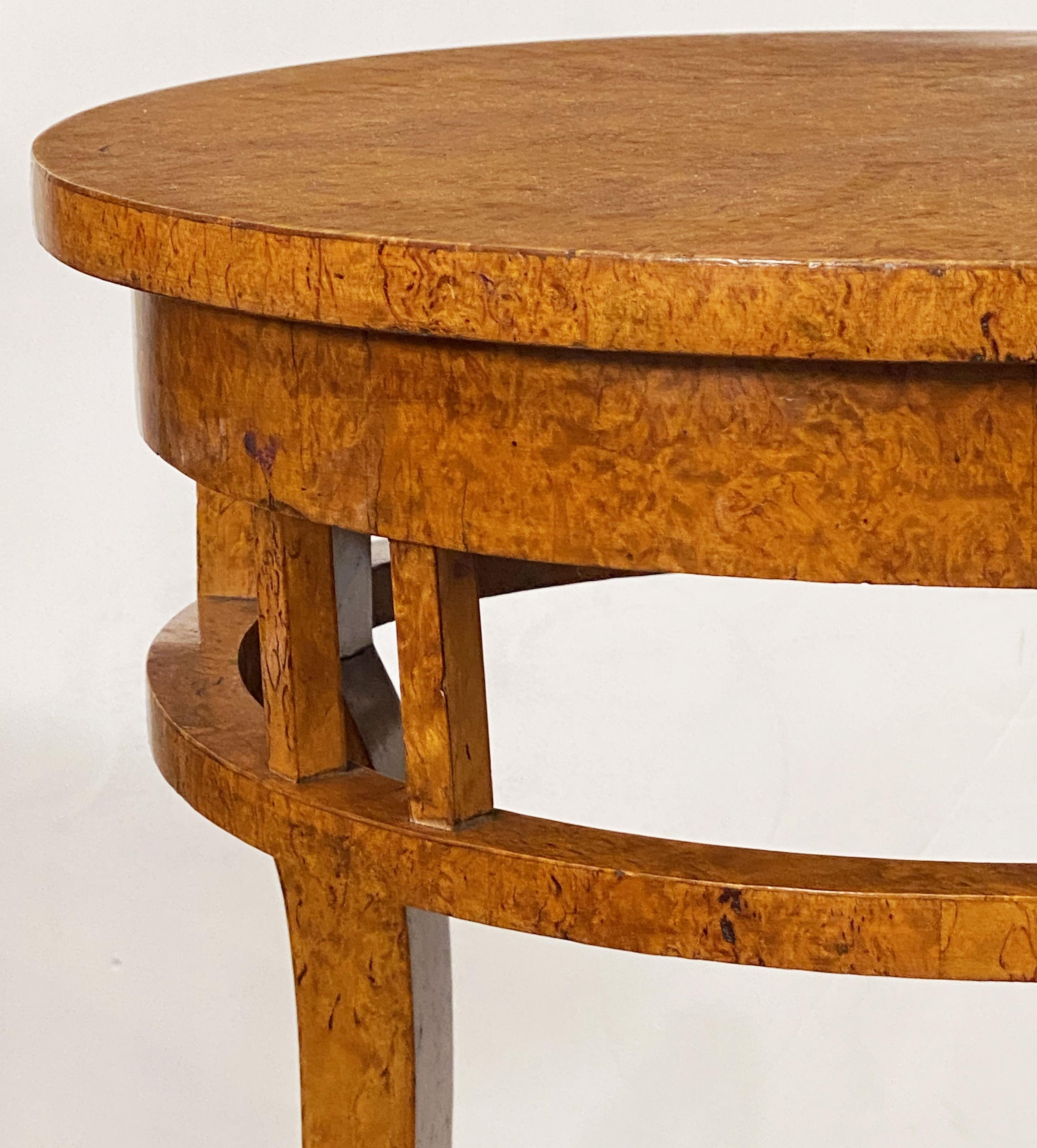 Russian Empire Occasional Table or Guéridon of Karelian Spalted Birch For Sale 2