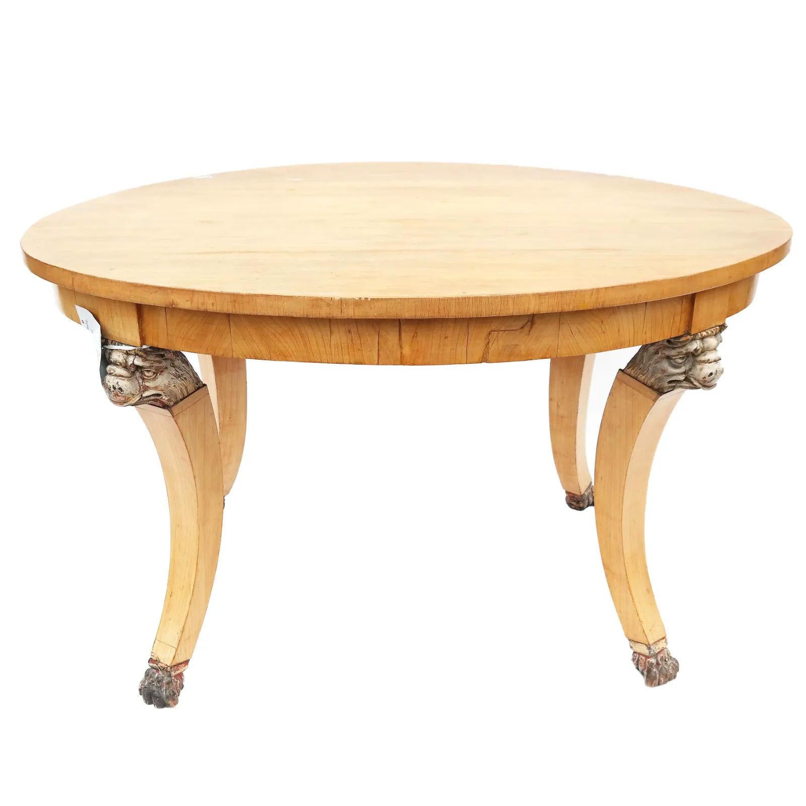 Russian Empire Period Birch Center Table In Good Condition For Sale In New York, US