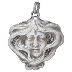 Russian Fabergé Art Nouveau Silver Pendant Russian Fabergé Art Nouveau Silver Pendant