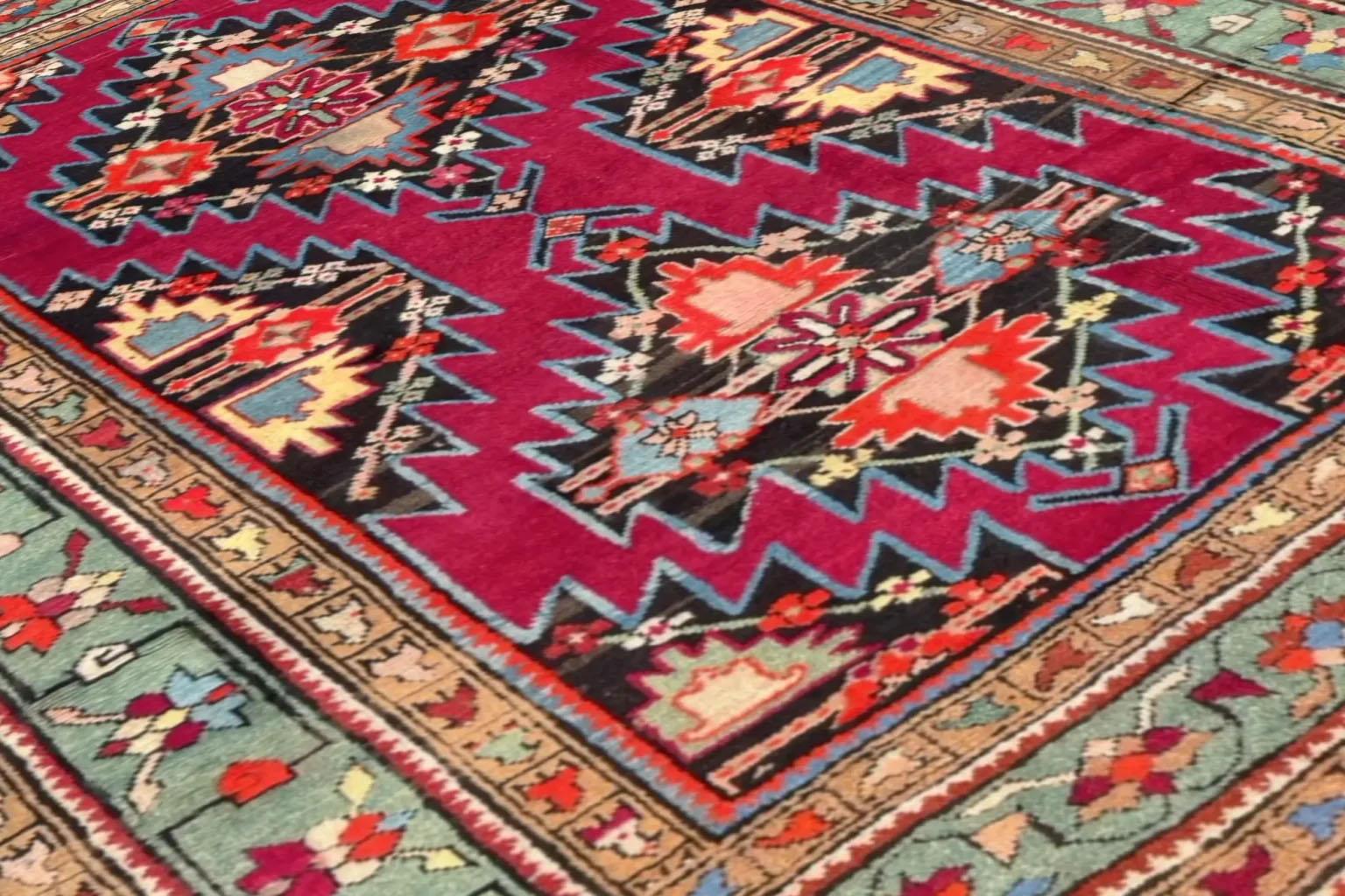 Petit tapis russe Gharebagh Circa 1910 - Laine Marron Vert Rouge 72255 en vente 1